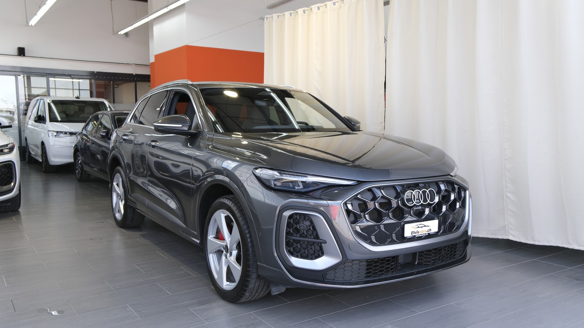AUDI Q5 TDI quattro S line 150 kW S-tronic-showroom-element-1