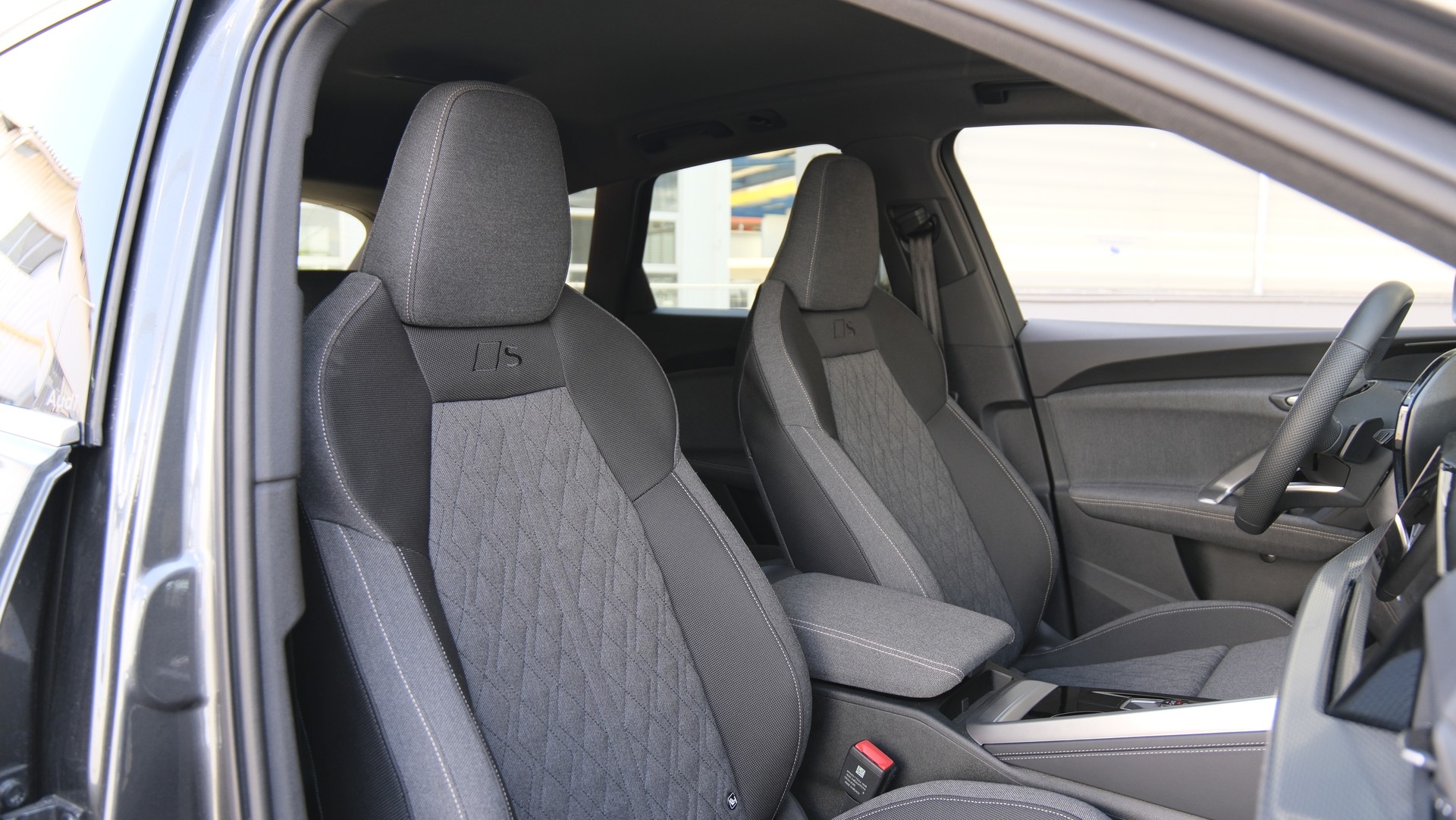 AUDI Q5 TDI quattro S line 150 kW S-tronic-image-16