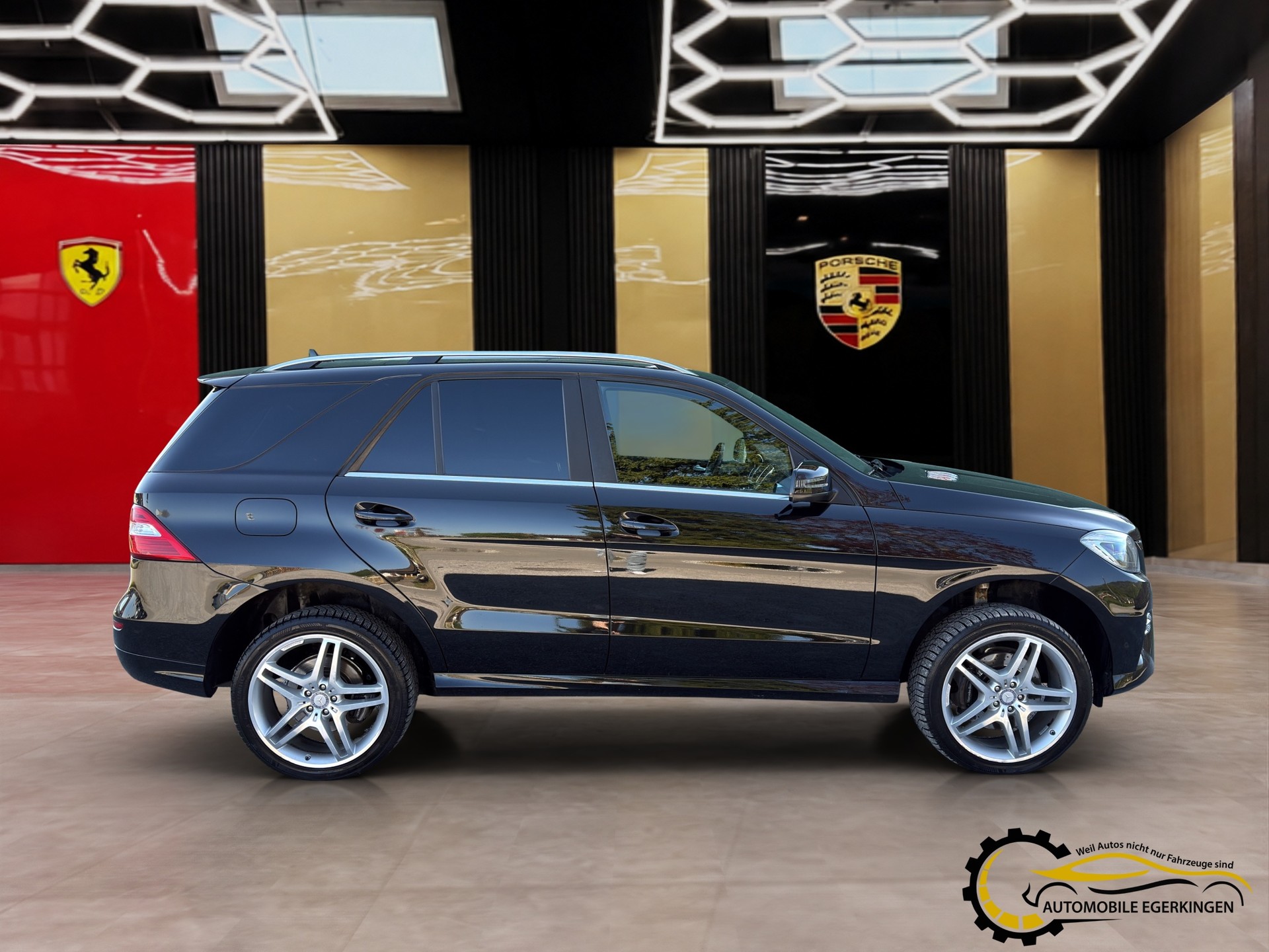 MERCEDES-BENZ ML 350 CDI BlueTec AMG Line-showroom-element-3