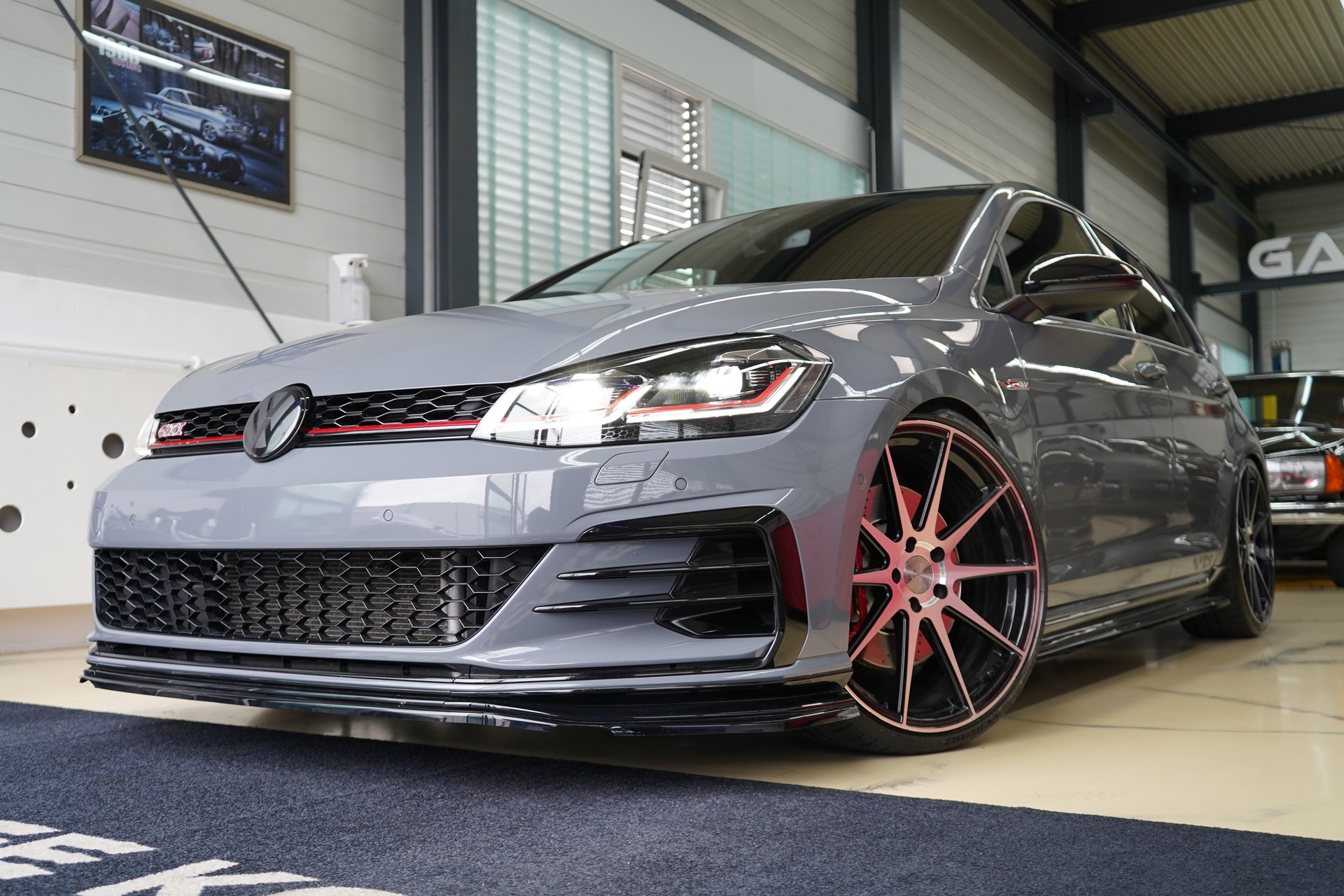 VW Golf 2.0 TSI GTI TCR DSG / HJS * APR * Hurricane* NARDO*-showroom-element-1