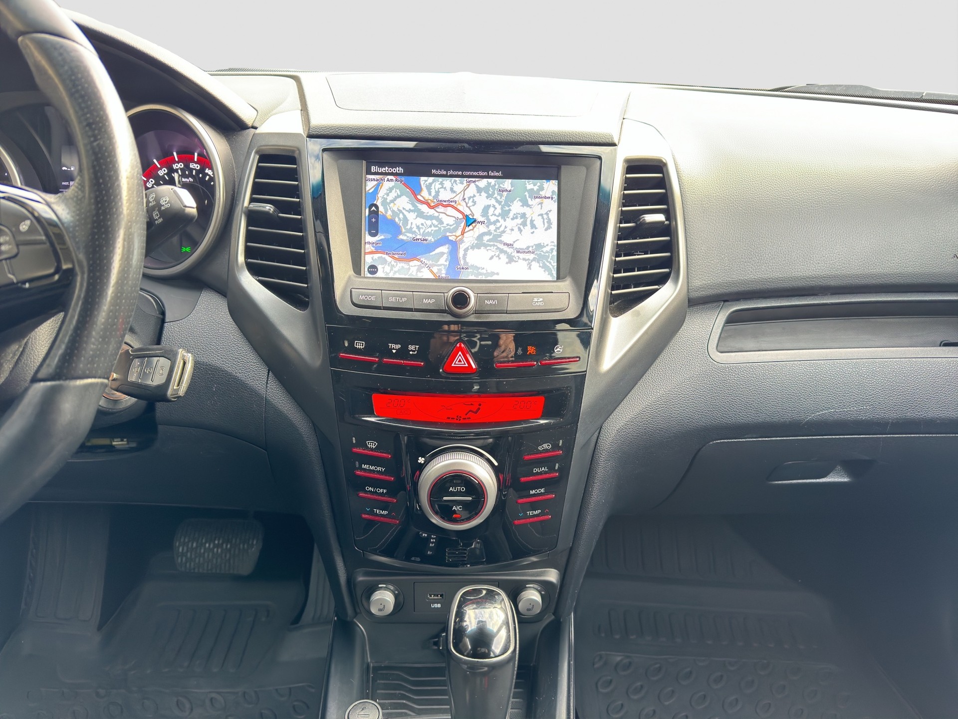 KGM-SsangYong XLV 1.6 e-XGi Quartz 4WD Automatic-image-4