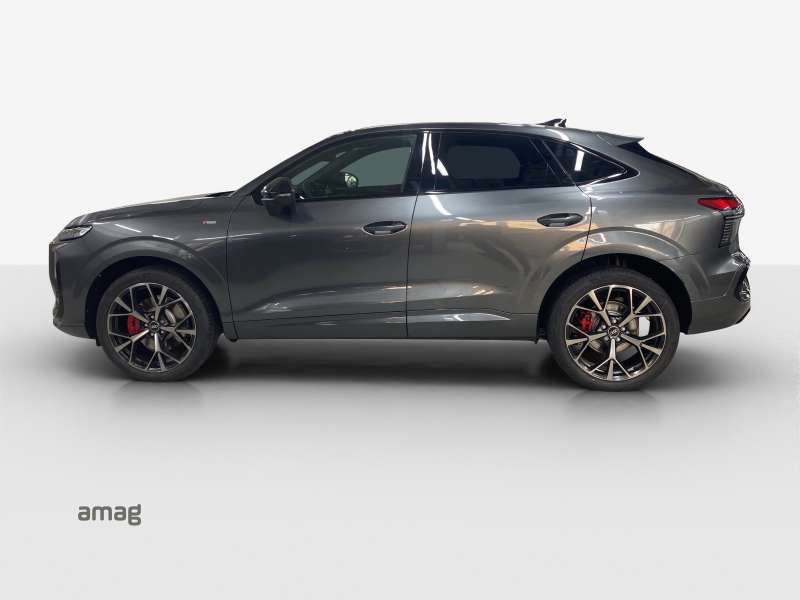 AUDI Q3 Sportback TFSI quattro 195 kW S tronic-showroom-element-1