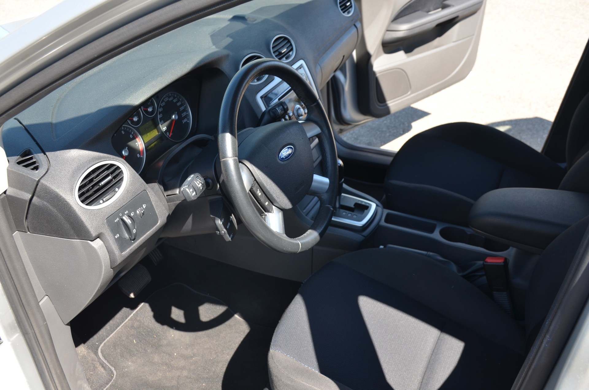 FORD FOCUS-image-15