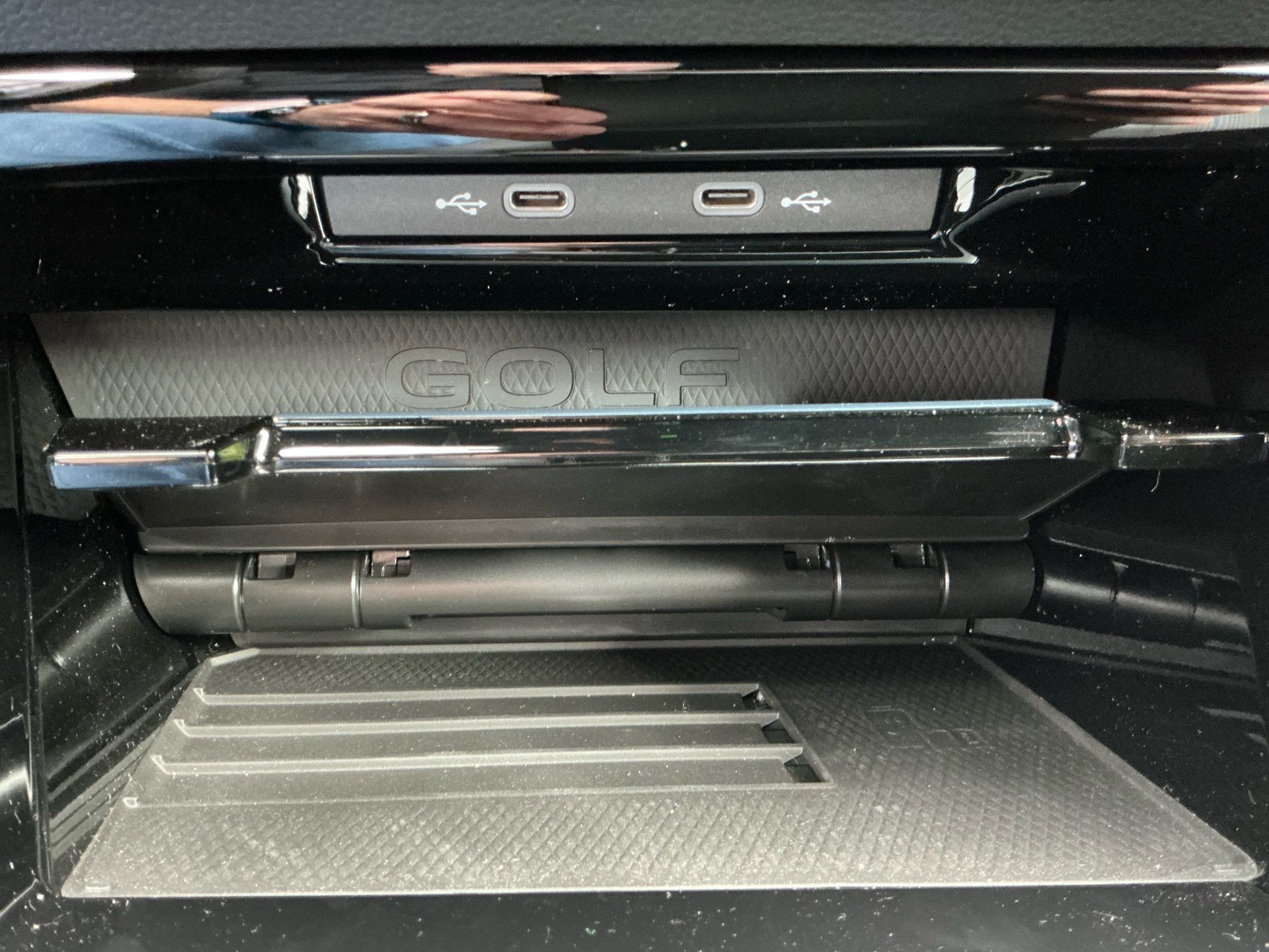 VW Golf 1.5 TSI eHYBRID 272PS GTE *** ÜBER 100KM ELEKTRISCHE REICHWEITE ***-image-24