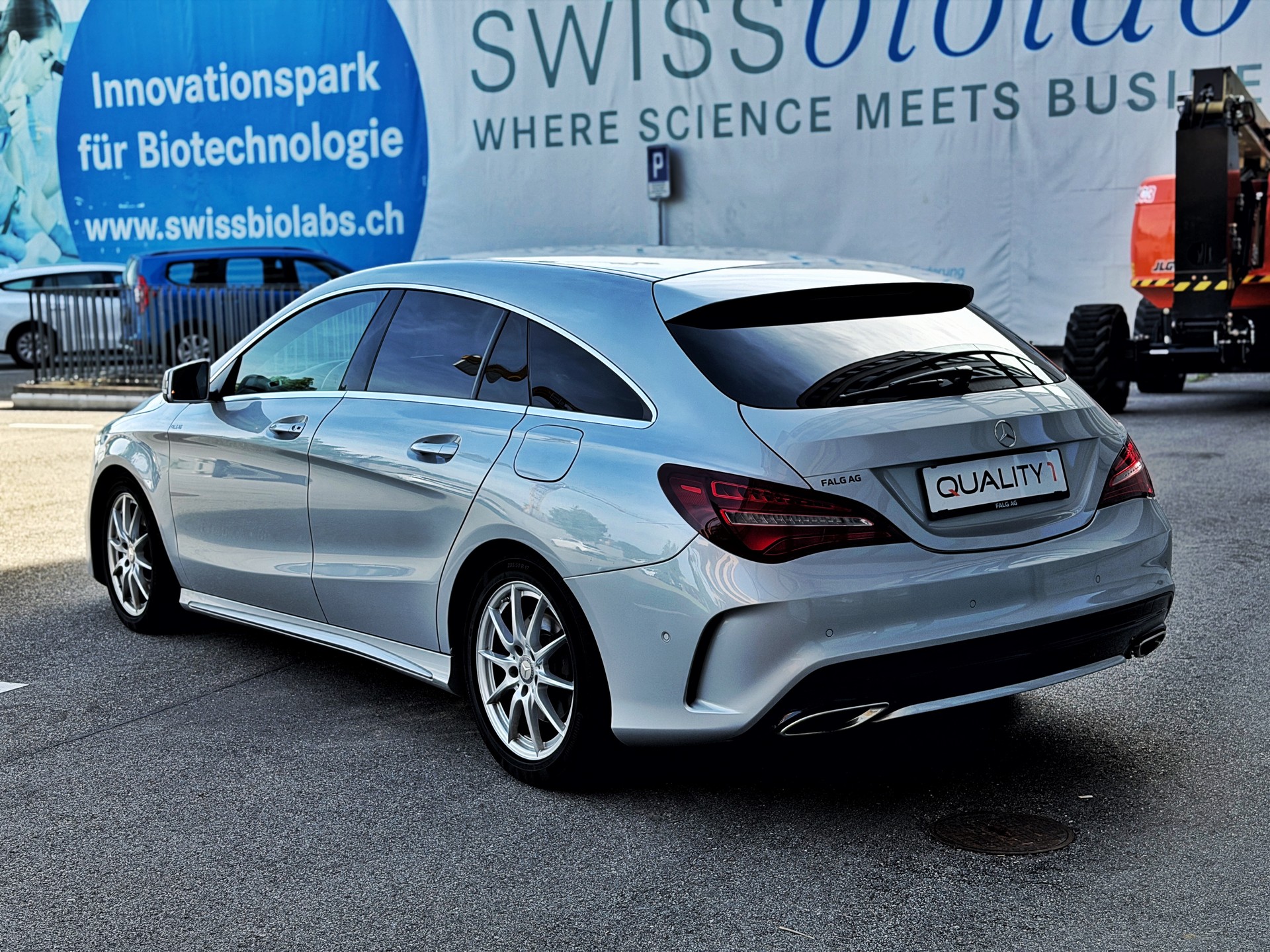MERCEDES-BENZ CLA Shooting Brake 250 AMG Line 7G-DCT 4Matic-image-4