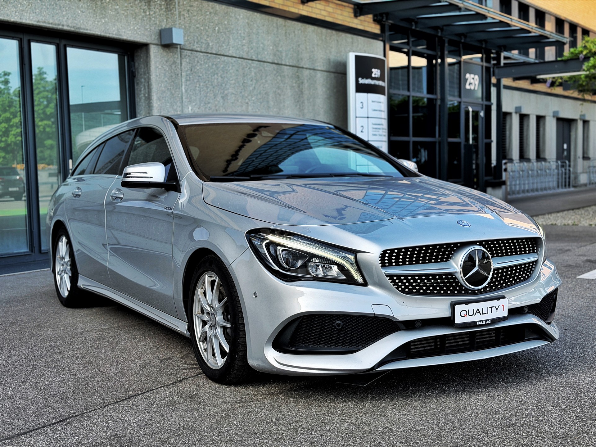 MERCEDES-BENZ CLA Shooting Brake 250 AMG Line 7G-DCT 4Matic-image-7