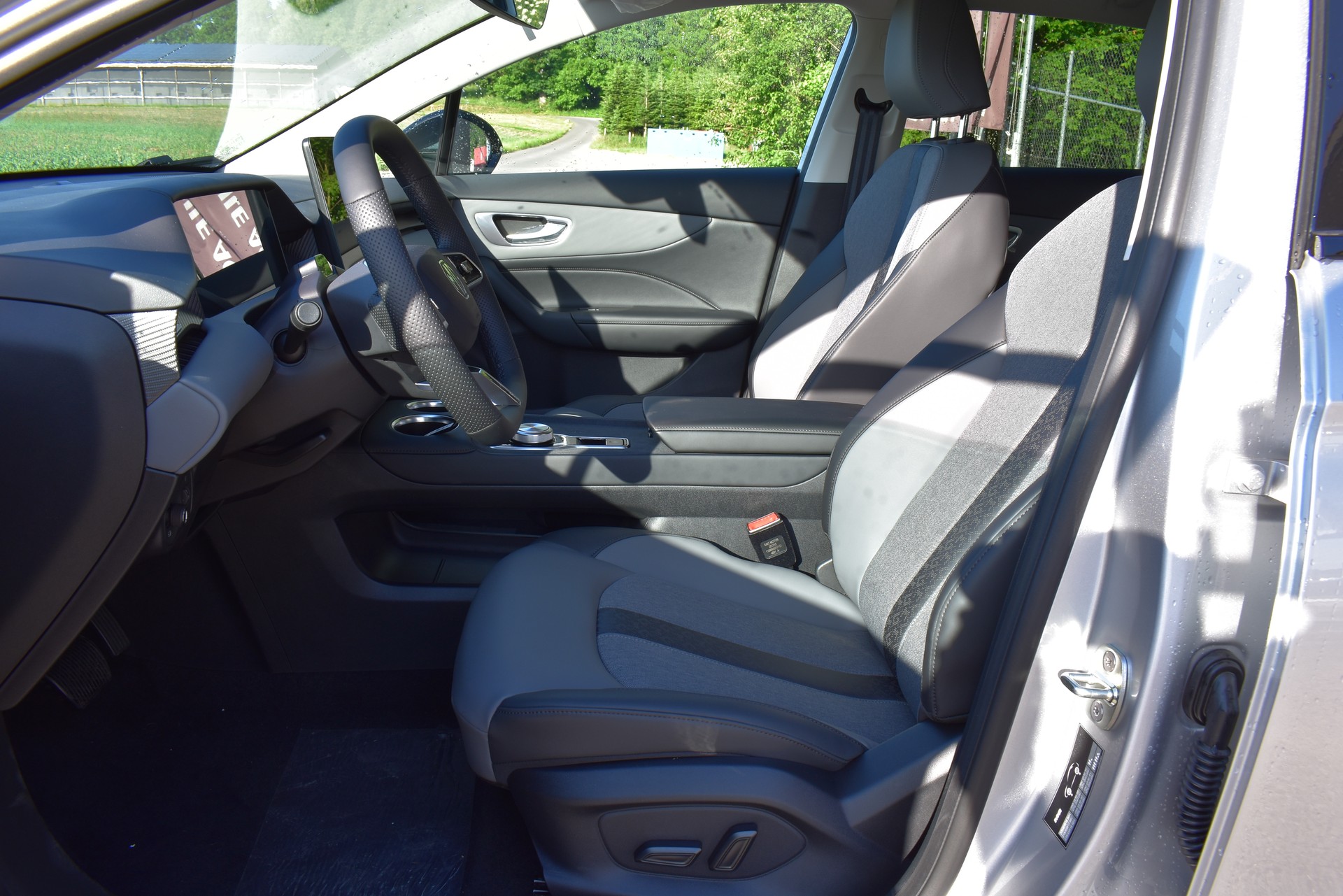 MG 4 EV 64kWh Premium-image-11