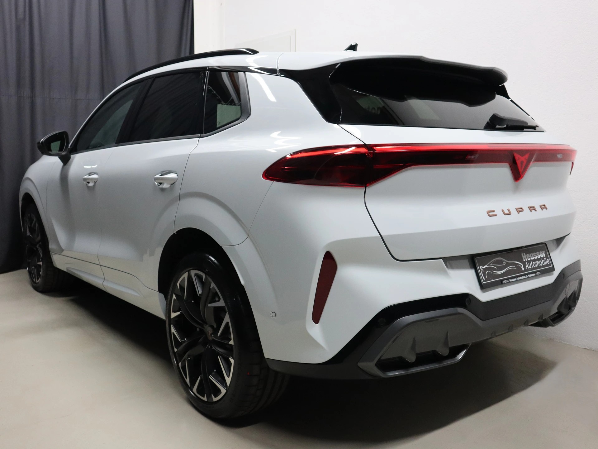 CUPRA Terramar 2.0 TSI DSG 4Drive VZ - Panorama - Navi - Head-Up - Sennheiser - 360° Kamera - AHK - 265 PS-image-4