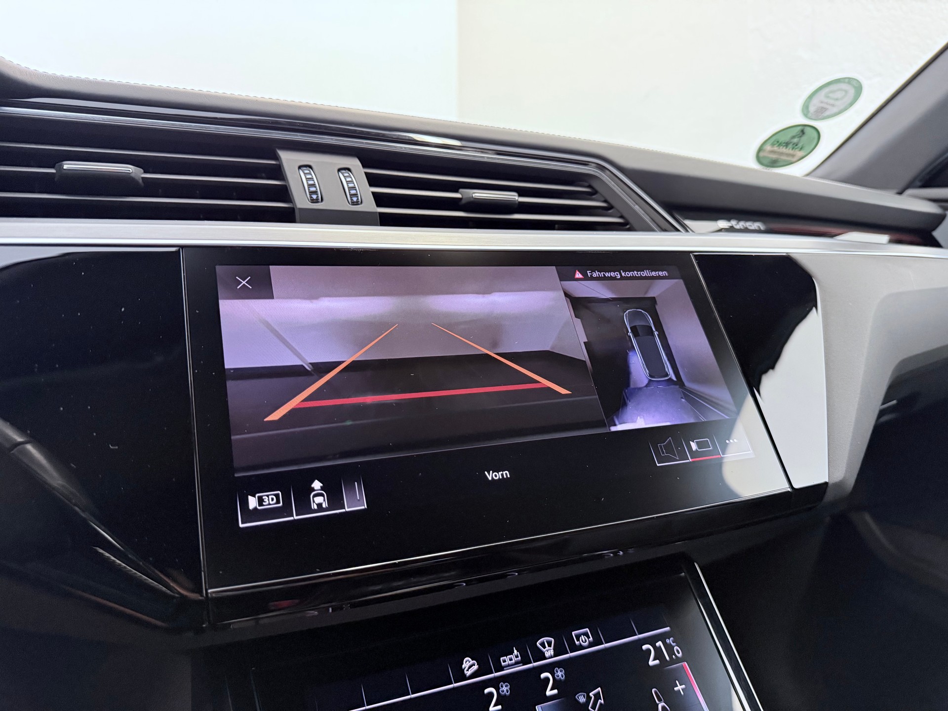 AUDI e-tron 55 Advanced quattro-image-24