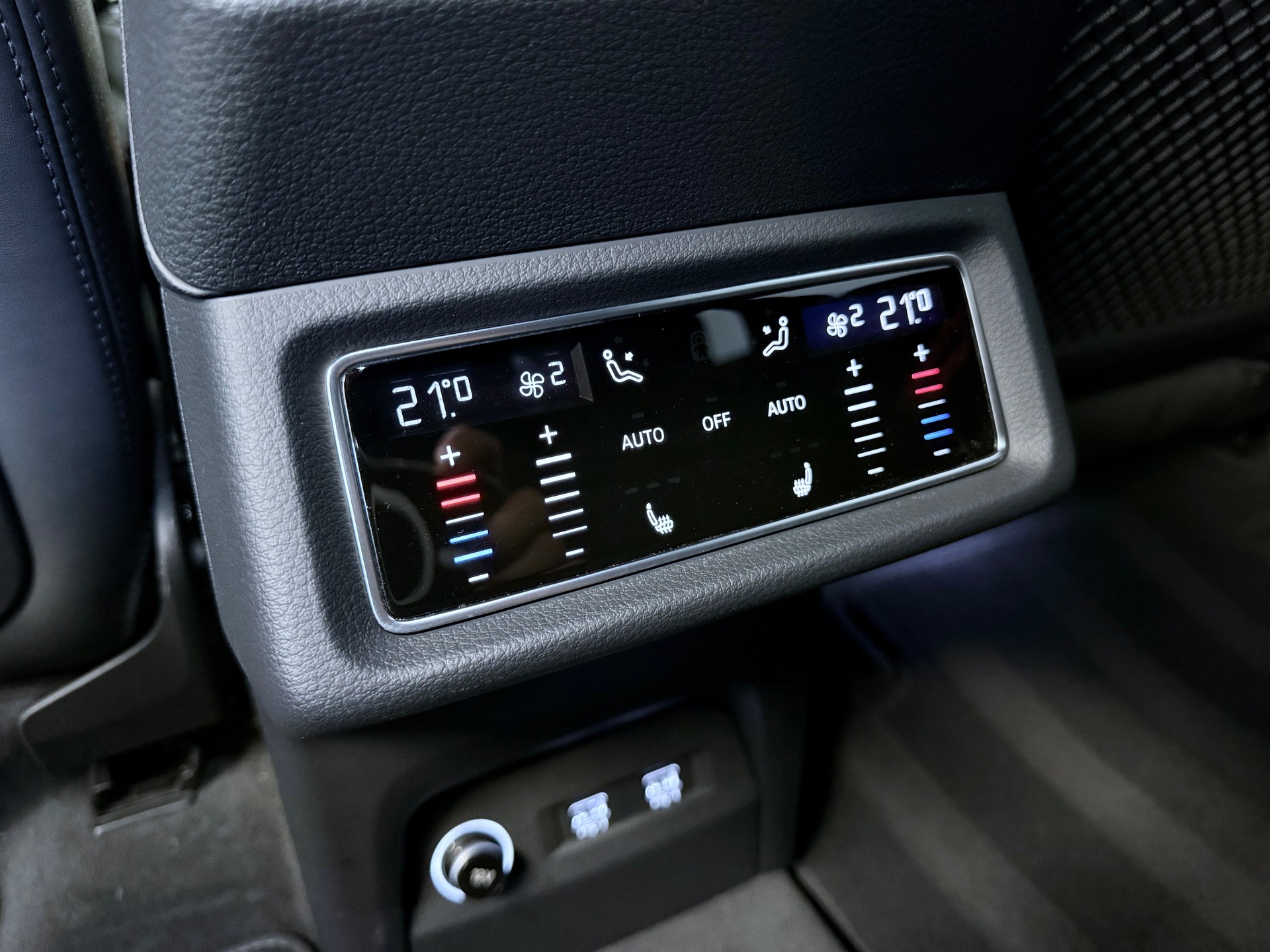 AUDI e-tron 55 Advanced quattro-image-22