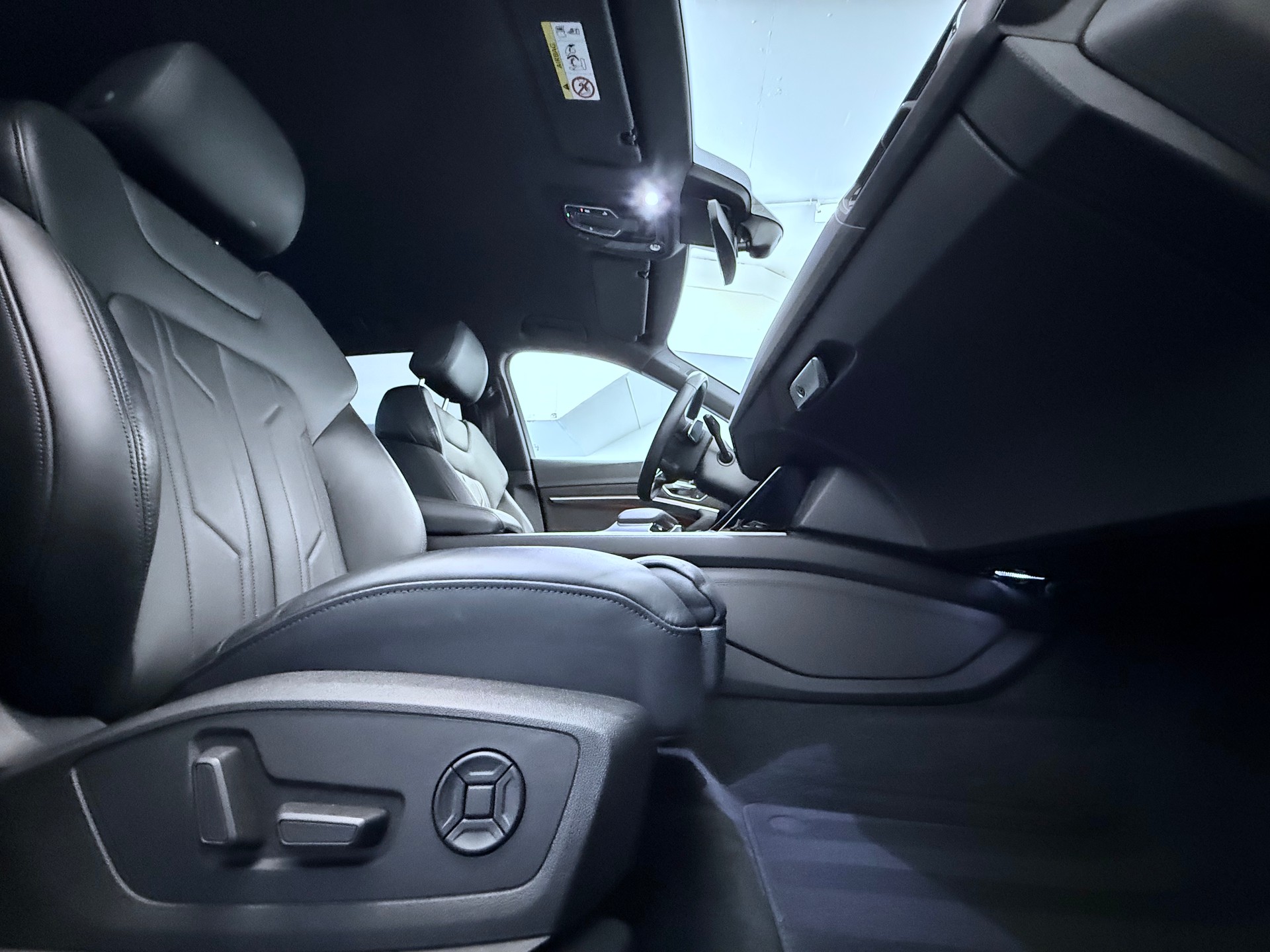 AUDI e-tron 55 Advanced quattro-image-20