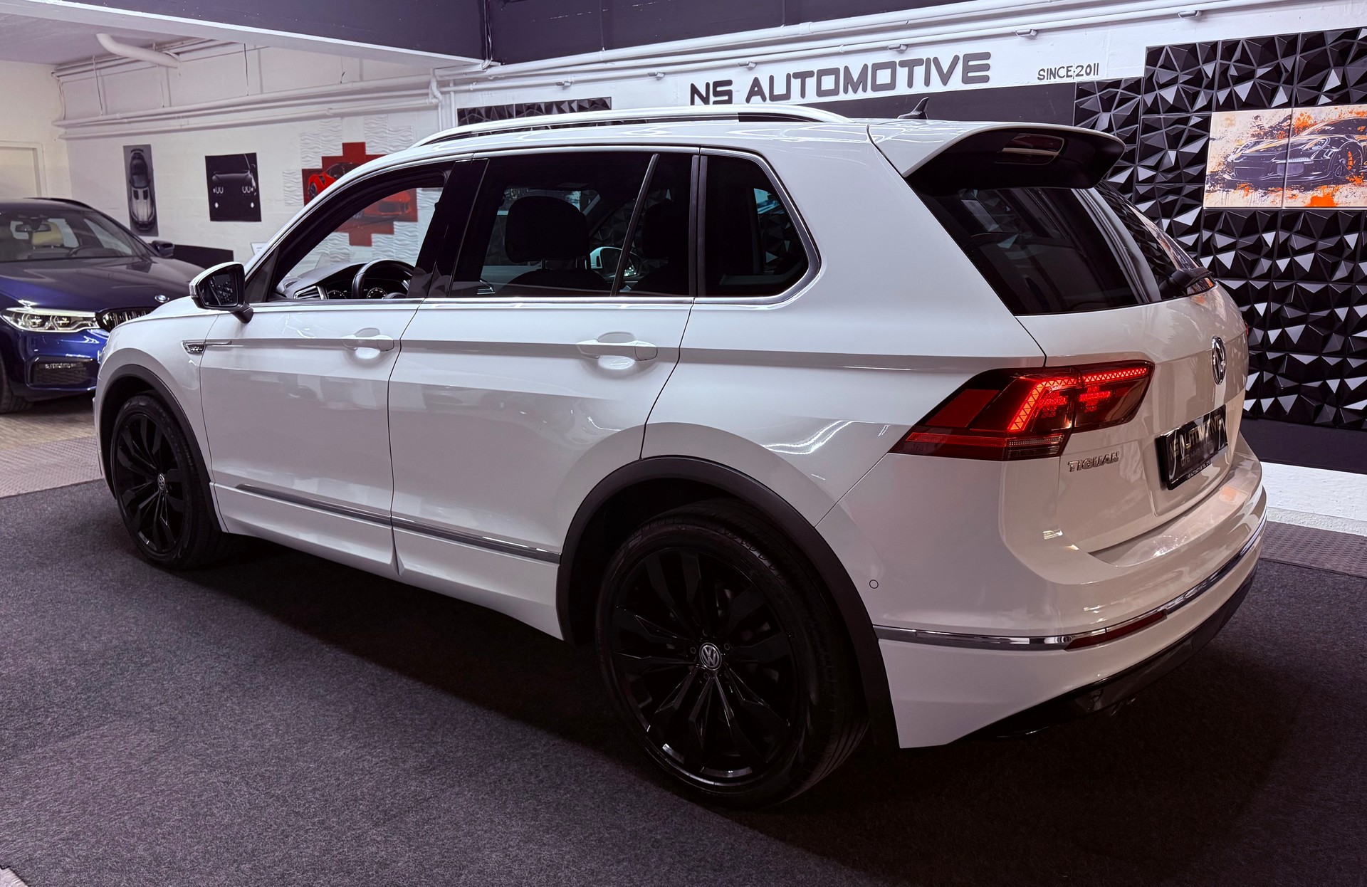 VW Tiguan 2.0 TDI SCR R-Line 4Motion DSG-image-5