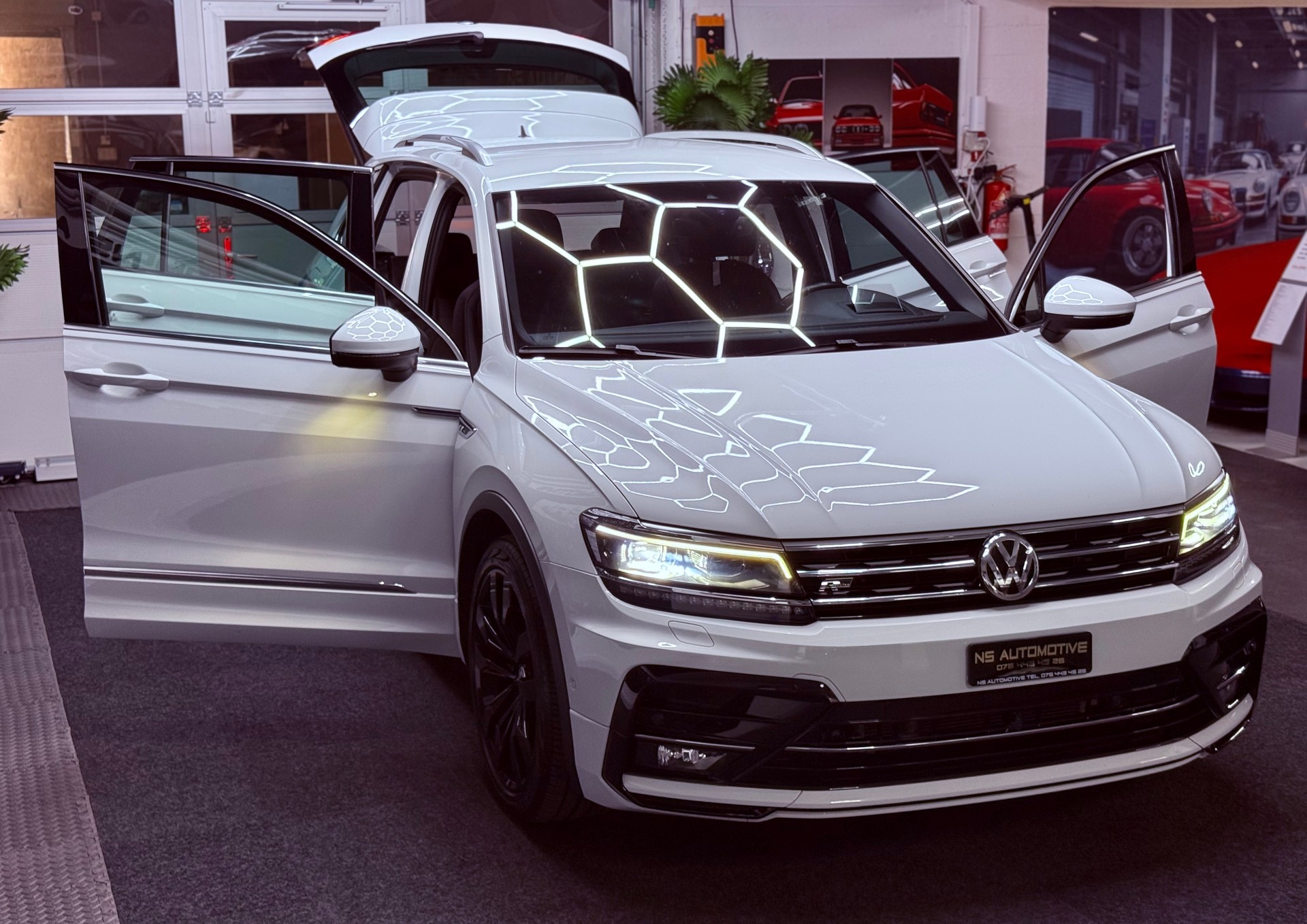VW Tiguan 2.0 TDI SCR R-Line 4Motion DSG-image-29