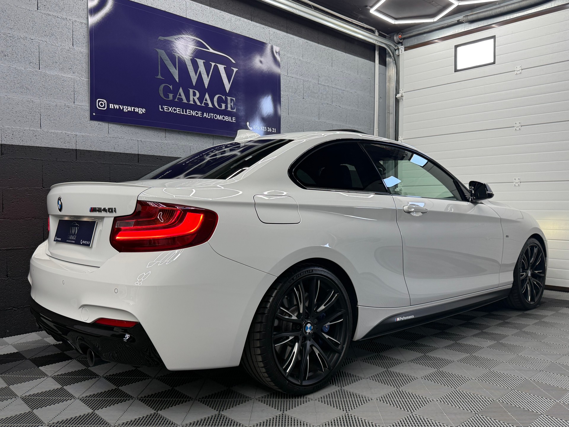 BMW M240i Steptronic-image-4