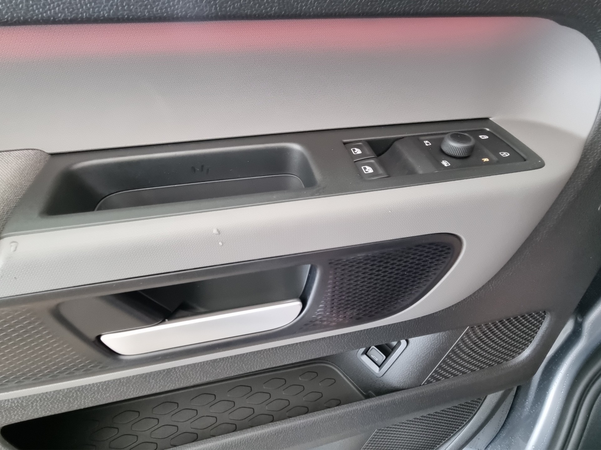 VW ID.Buzz LWB Pro (lang) 7-Sitzer-image-11
