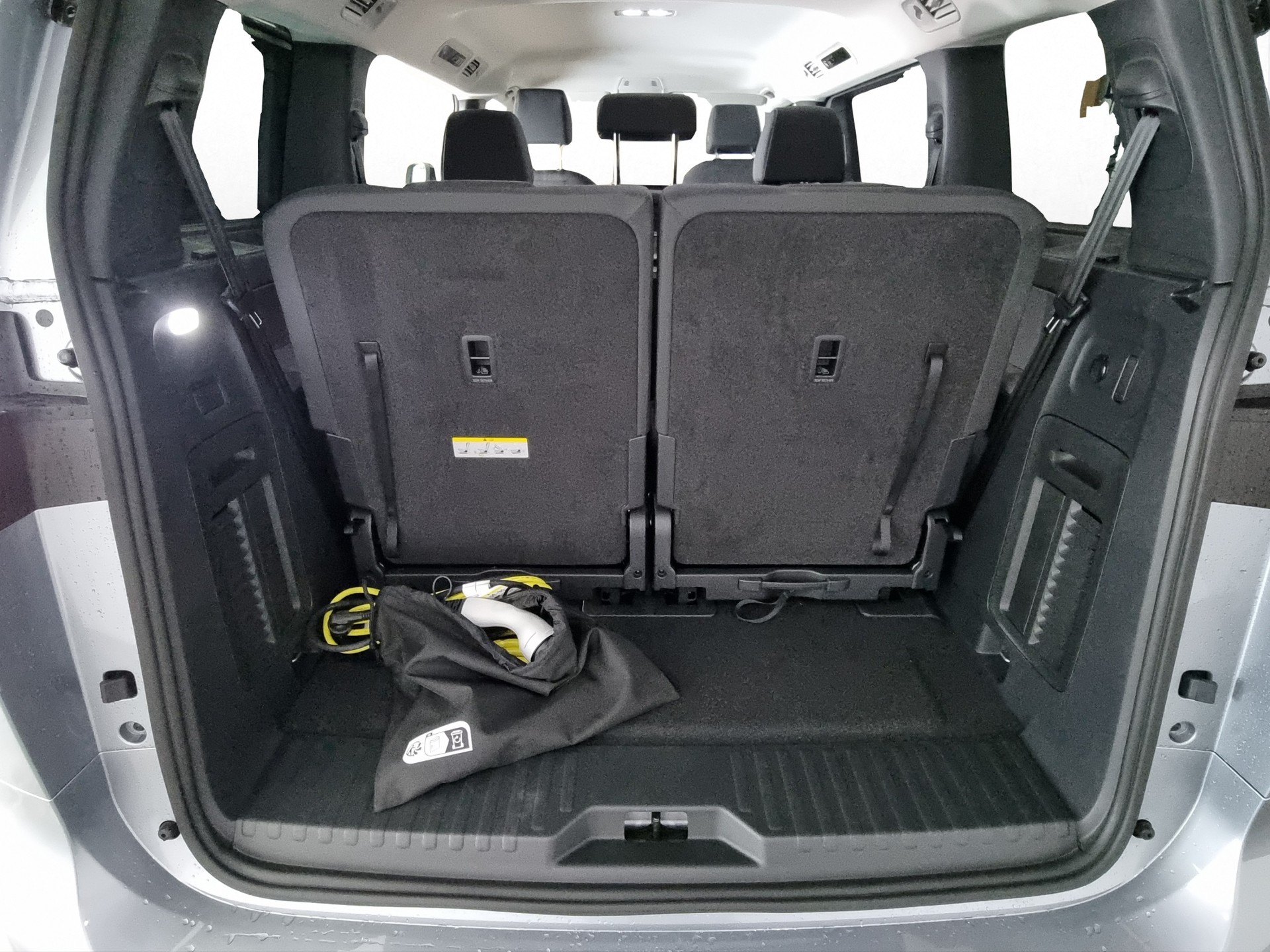 VW ID.Buzz LWB Pro (lang) 7-Sitzer-image-15