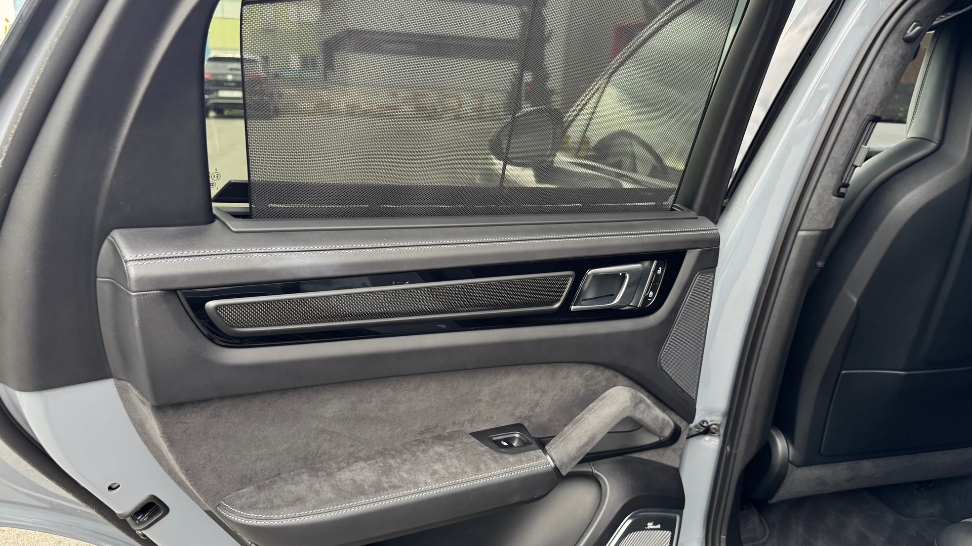 PORSCHE Cayenne Turbo GT-image-18