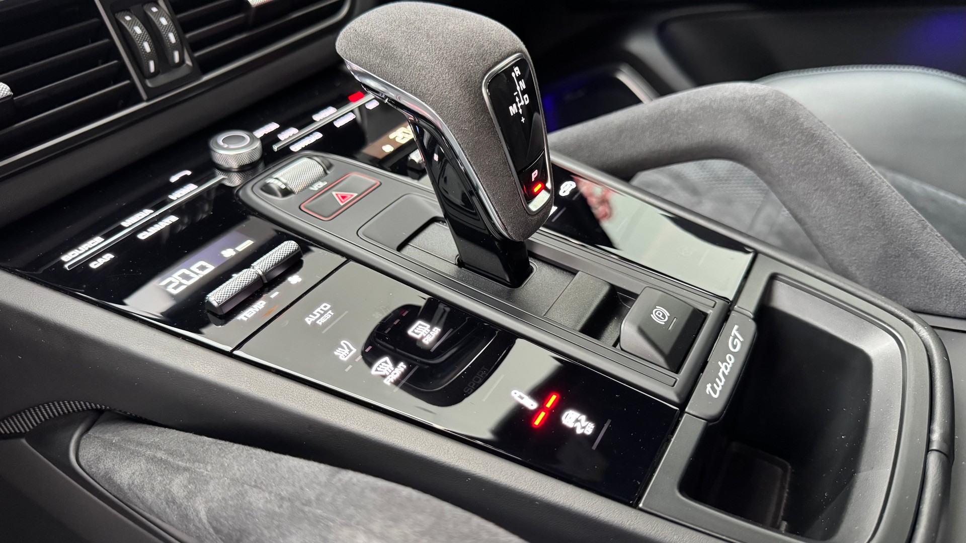 PORSCHE Cayenne Turbo GT-image-21