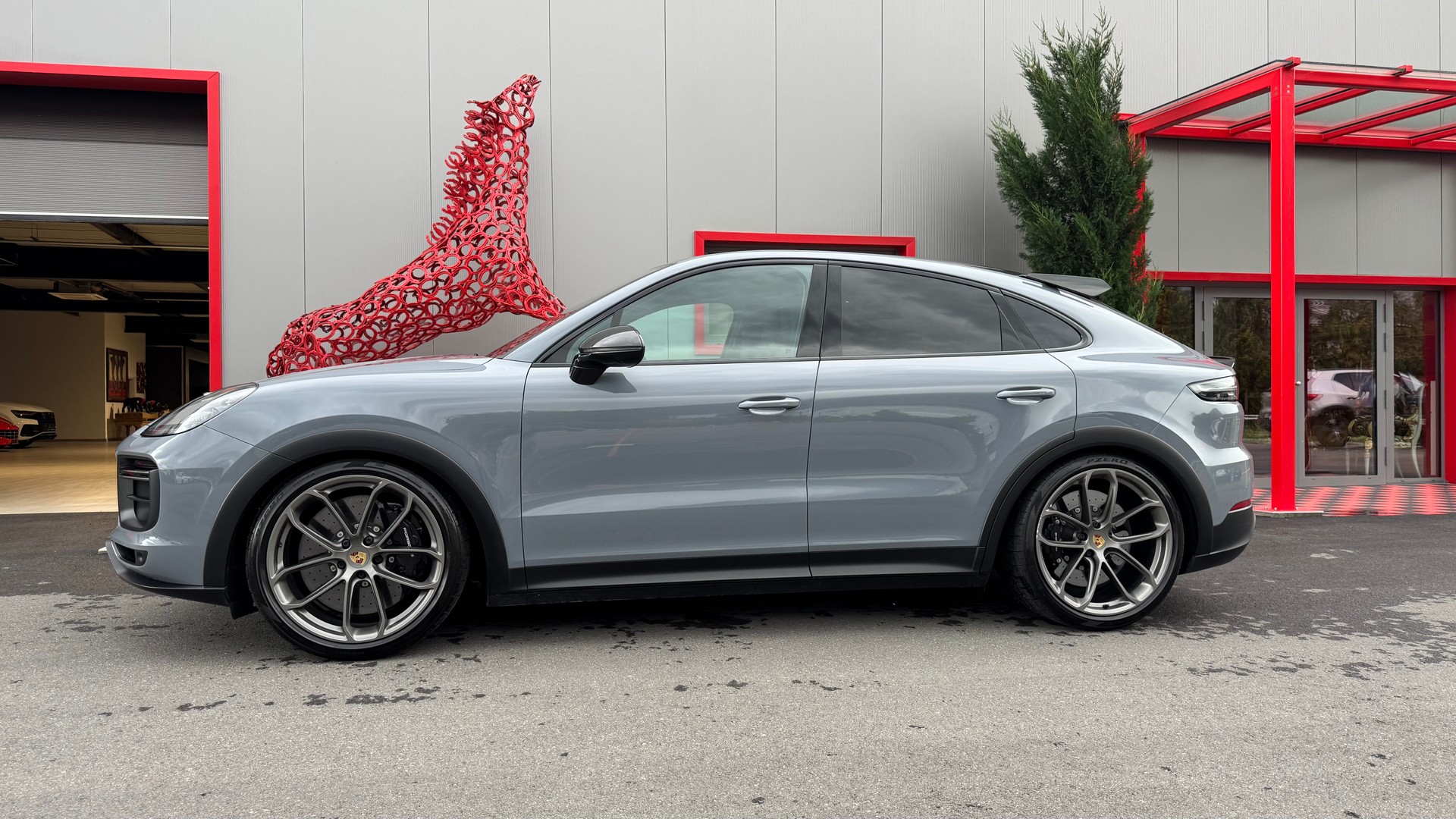 PORSCHE Cayenne Turbo GT-showroom-element-2