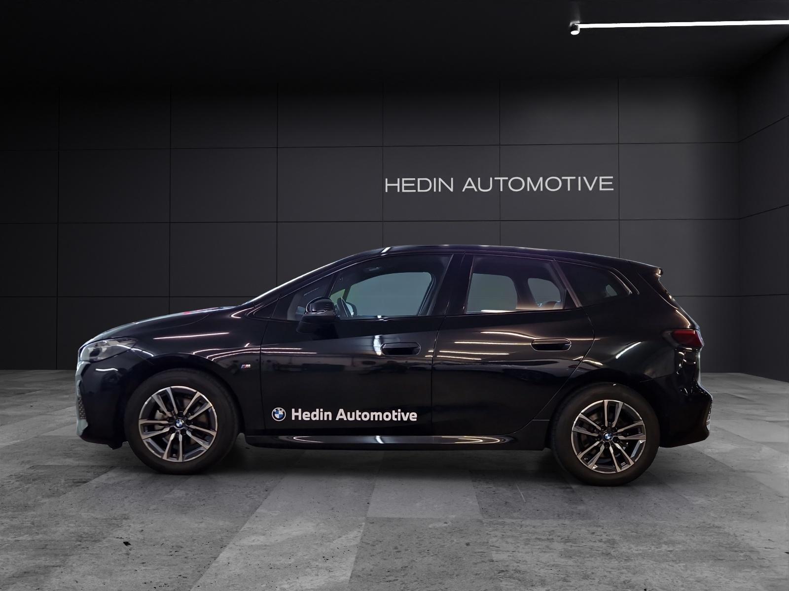 BMW 218d Active Tourer-showroom-element-1