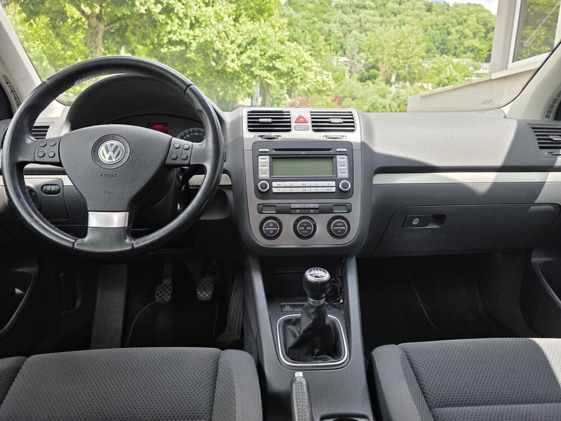 VW Golf 2.0 FSI Comfortline 4Motion-image-6