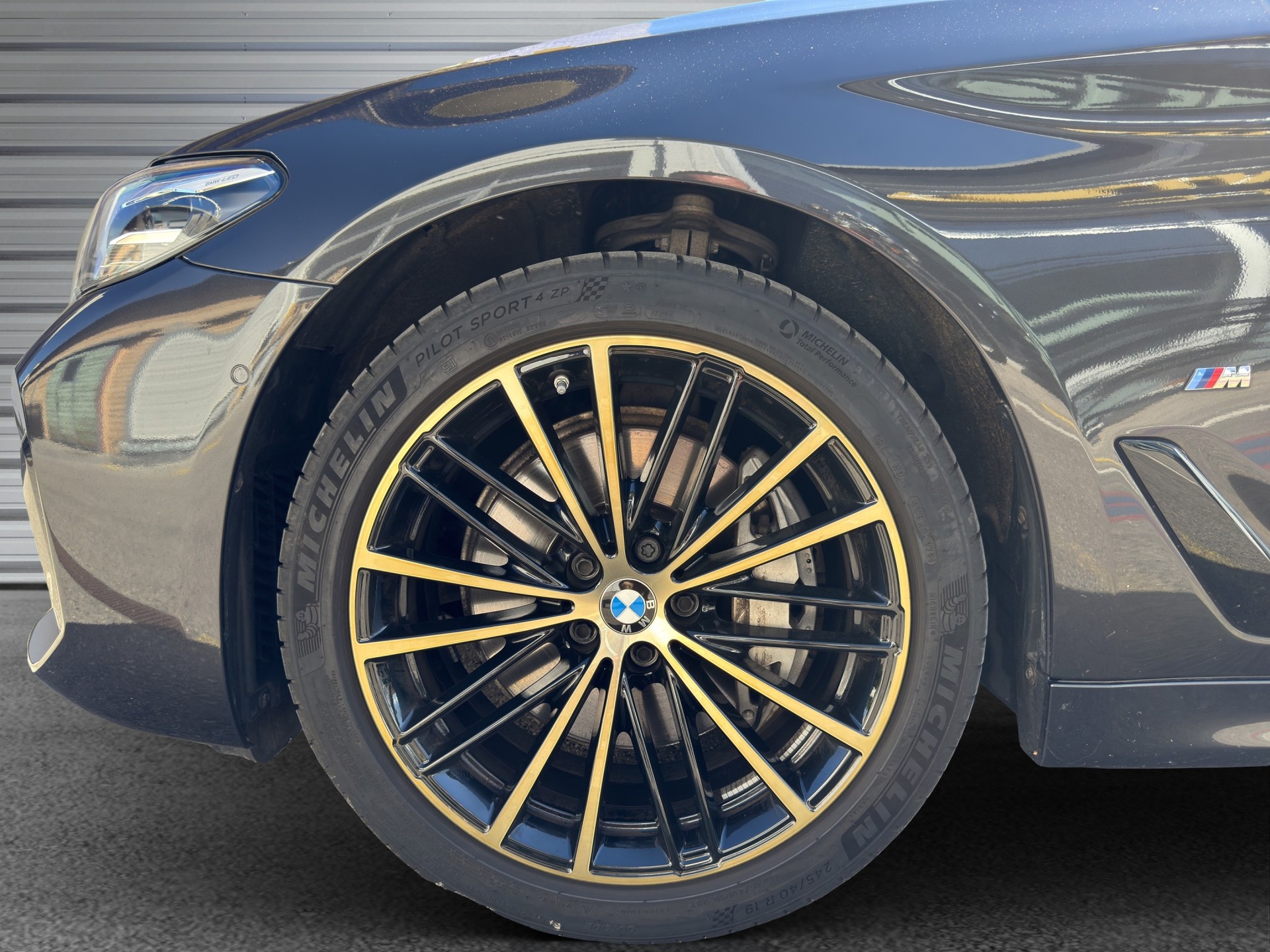 BMW 530d xDrive 48V Touring M Sport Steptronic-image-17