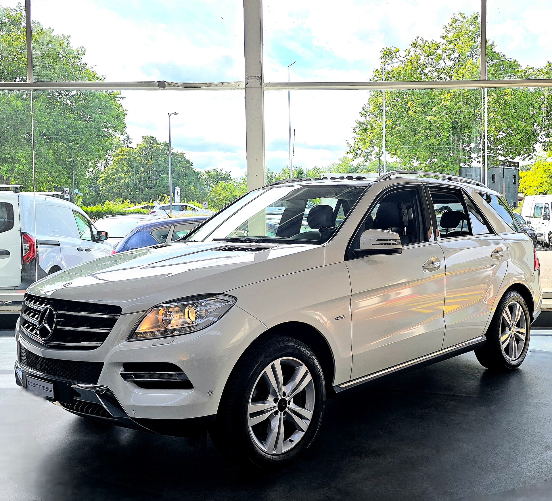 MERCEDES-BENZ ML 250 BlueTEC 4Matic 7G-Tronic-showroom-element-1