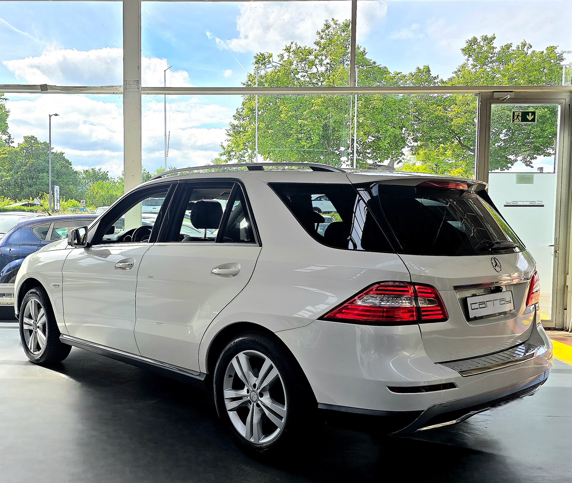 MERCEDES-BENZ ML 250 BlueTEC 4Matic 7G-Tronic-showroom-element-3