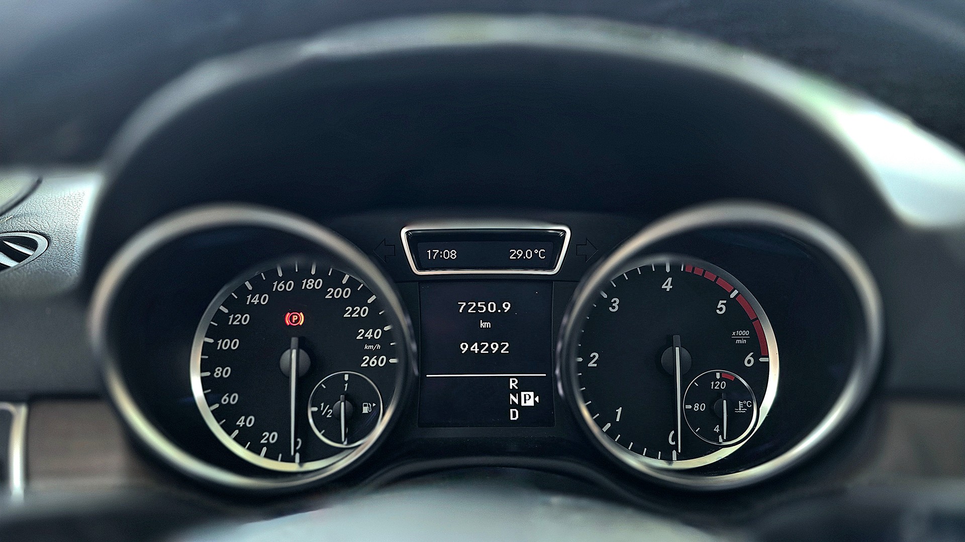 MERCEDES-BENZ ML 250 BlueTEC 4Matic 7G-Tronic-image-16