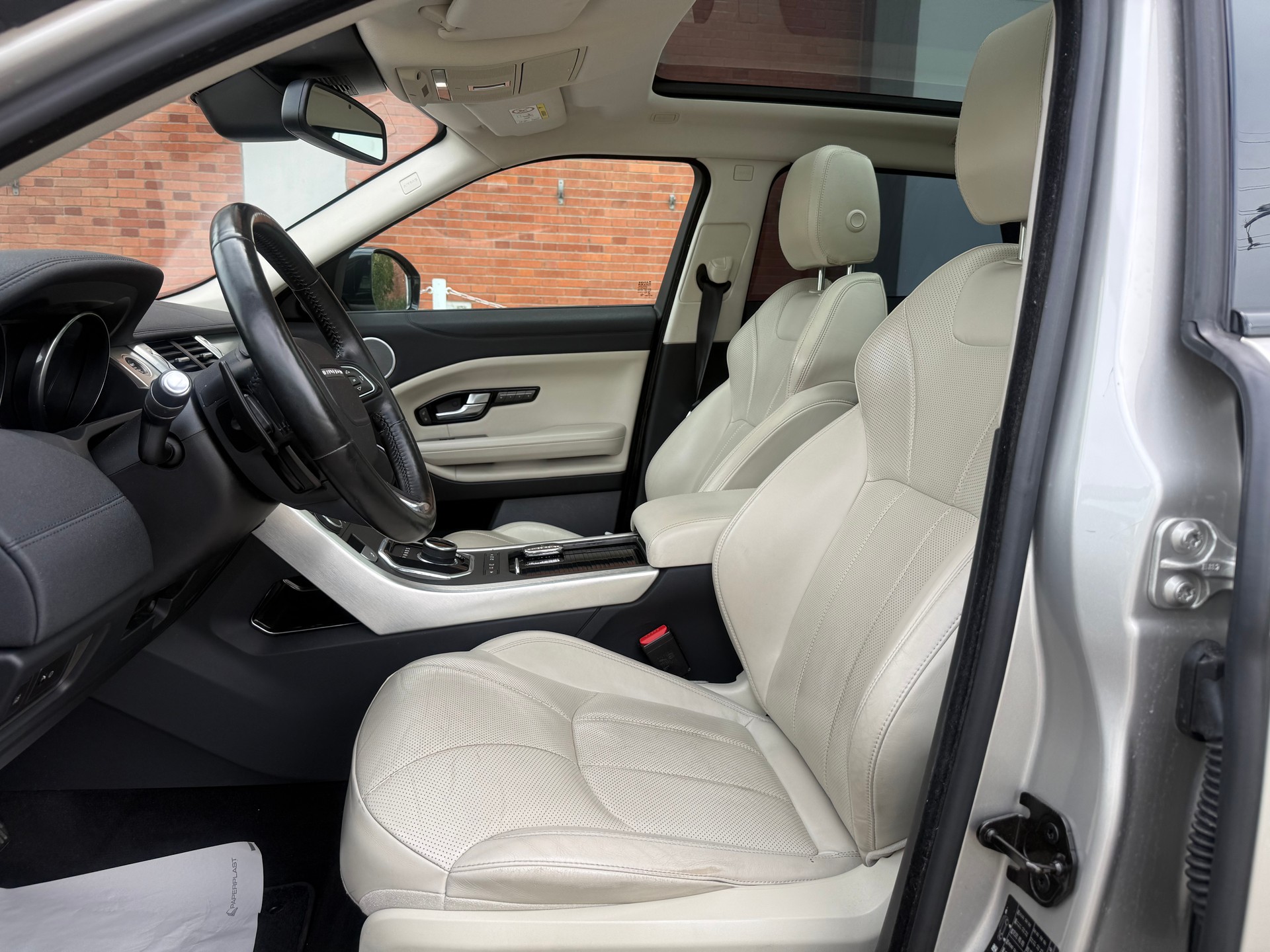 LAND ROVER Range Rover Evoque 2.0 TD4 SE AT9-image-6