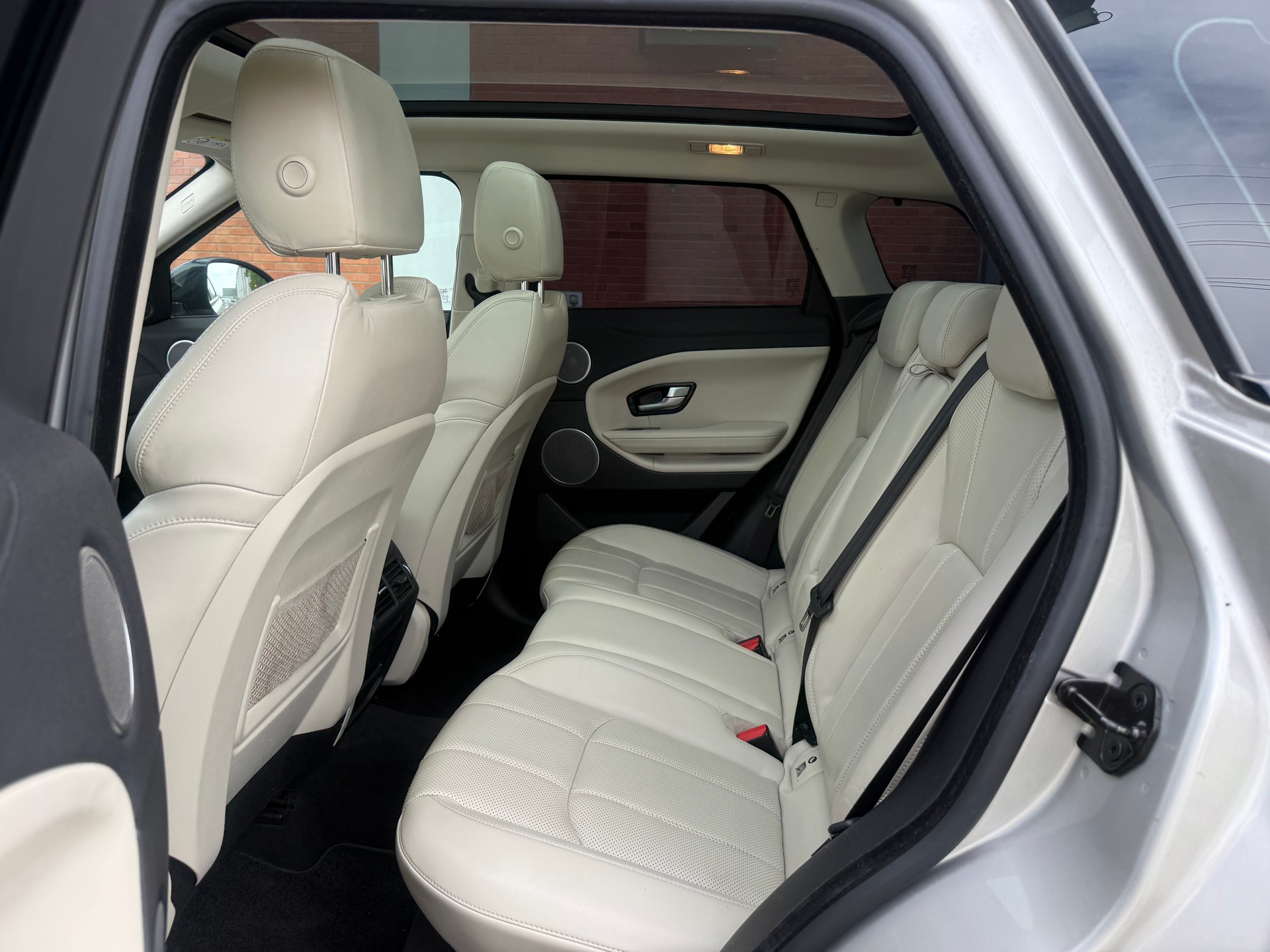 LAND ROVER Range Rover Evoque 2.0 TD4 SE AT9-image-12