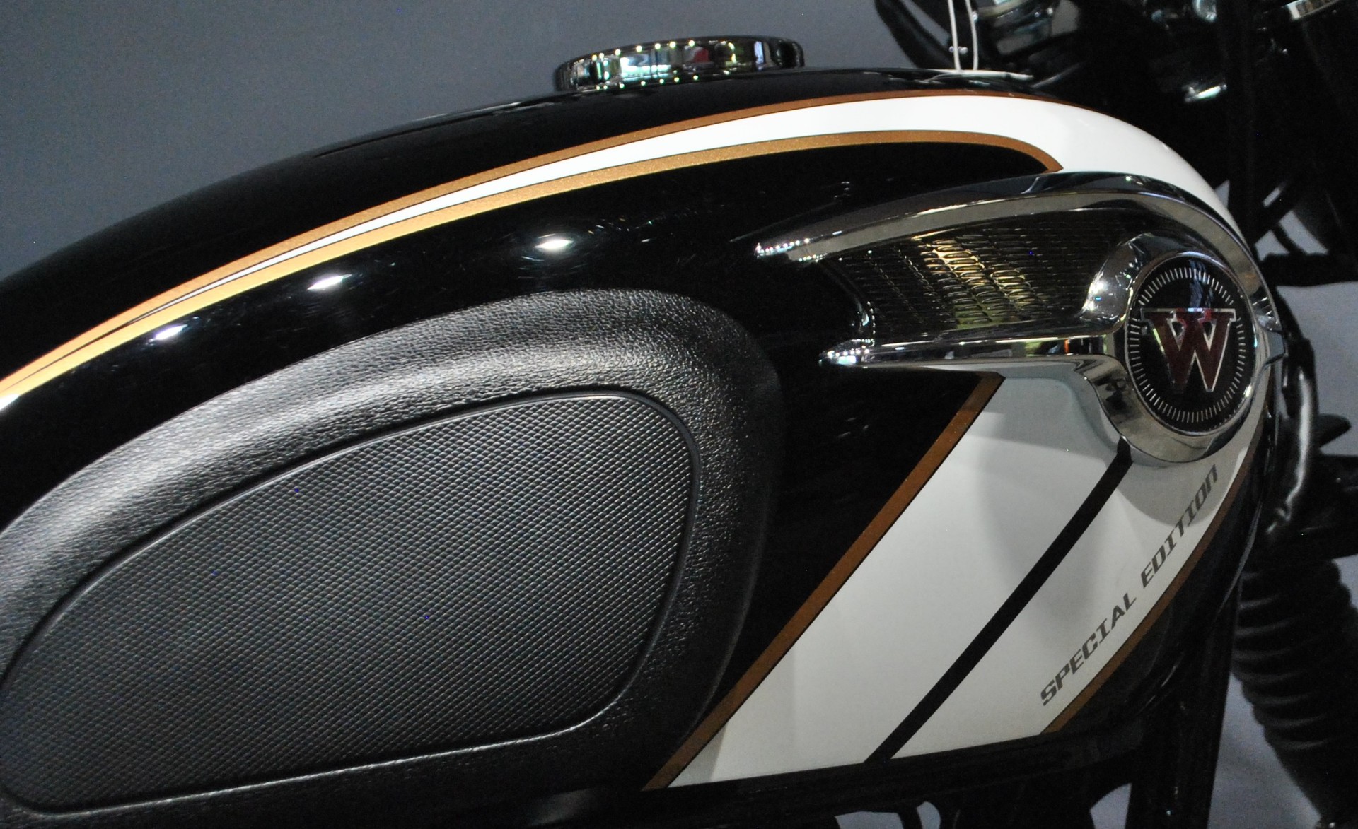KAWASAKI W 800 Special Edition-image-6
