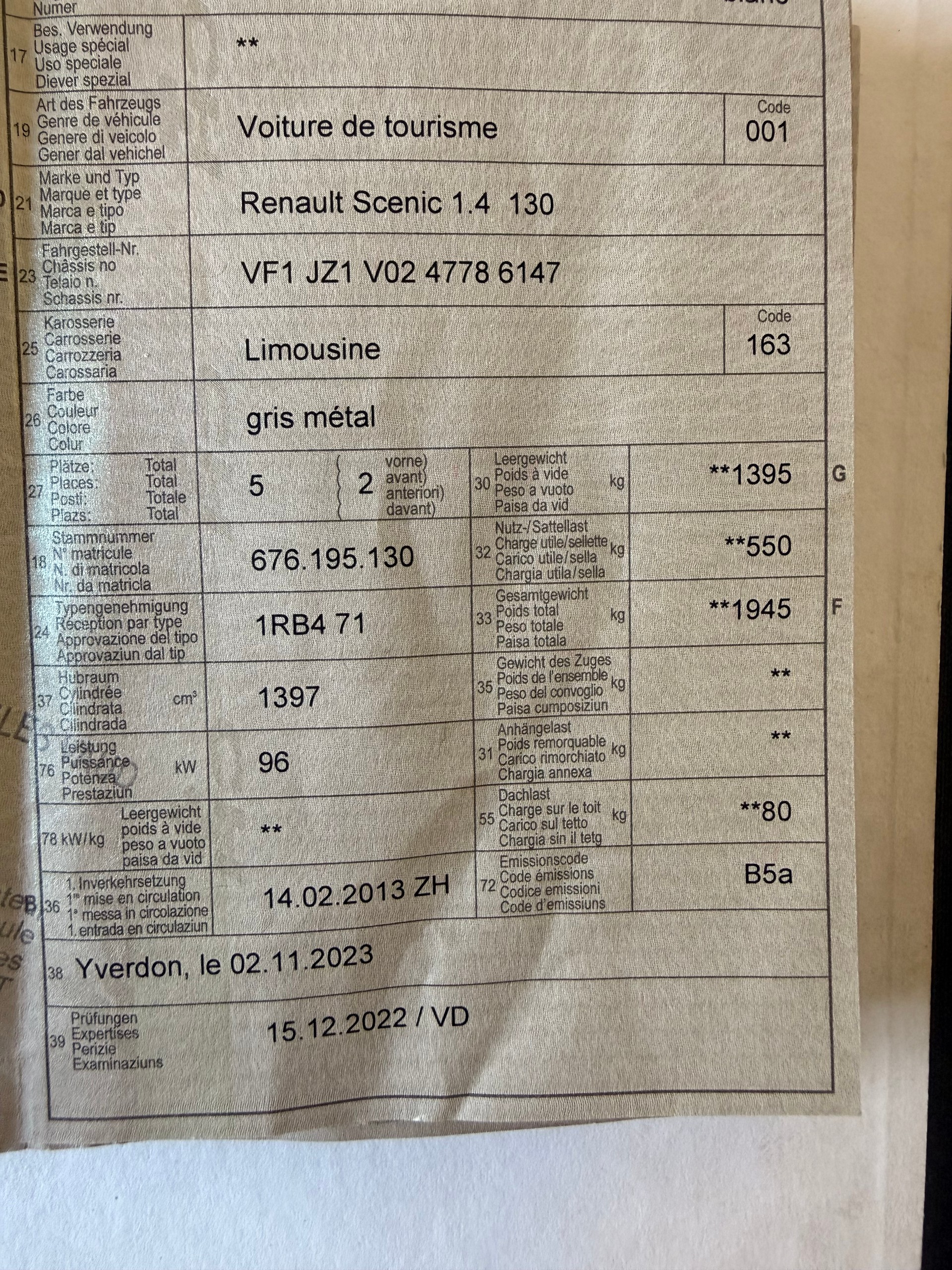 RENAULT Scénic 1.4 16V Turbo Bose-image-9