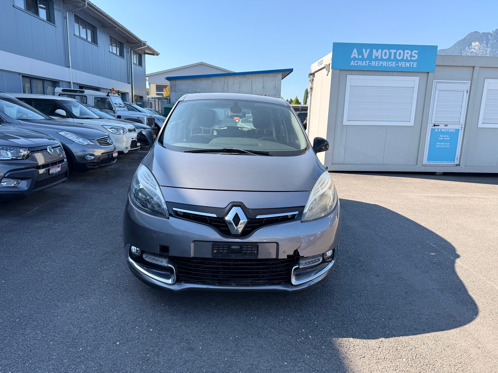 RENAULT Scénic 1.4 16V Turbo Bose-image-1