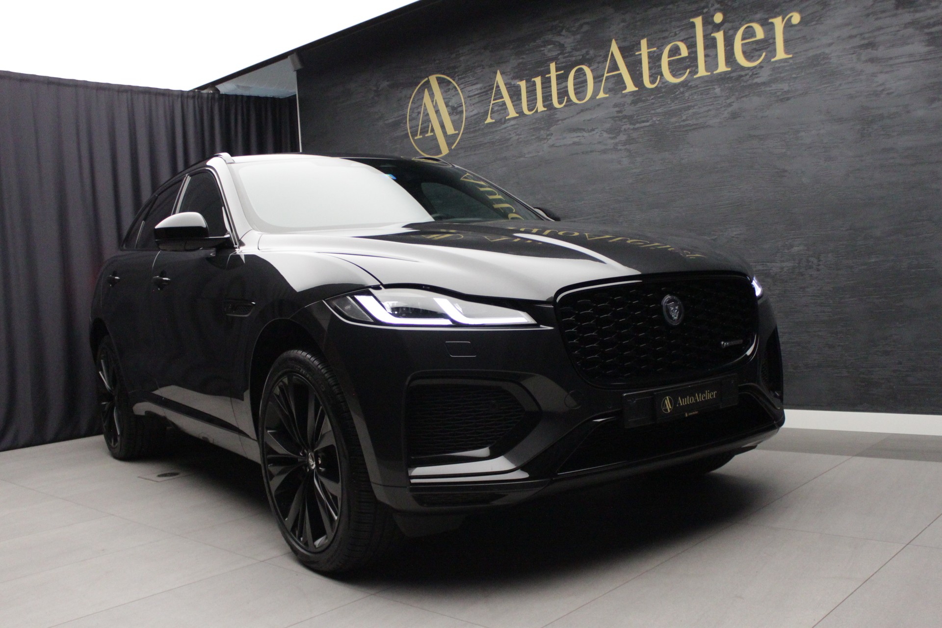 JAGUAR F-Pace 3.0 P400 Sport MHEV AWD-showroom-element-3