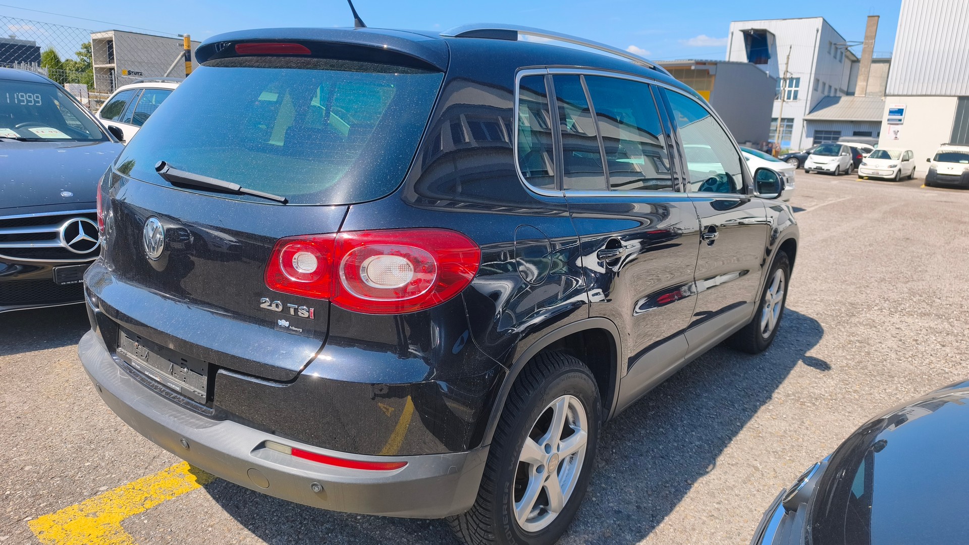 VW Tiguan 2.0 TSI Sport&Style-showroom-element-3