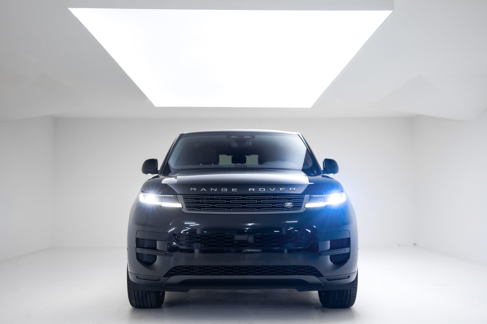 LAND ROVER Range Rover Sport D250 3.0 TD6 MHEV Dynamic SE Automatic-image-4