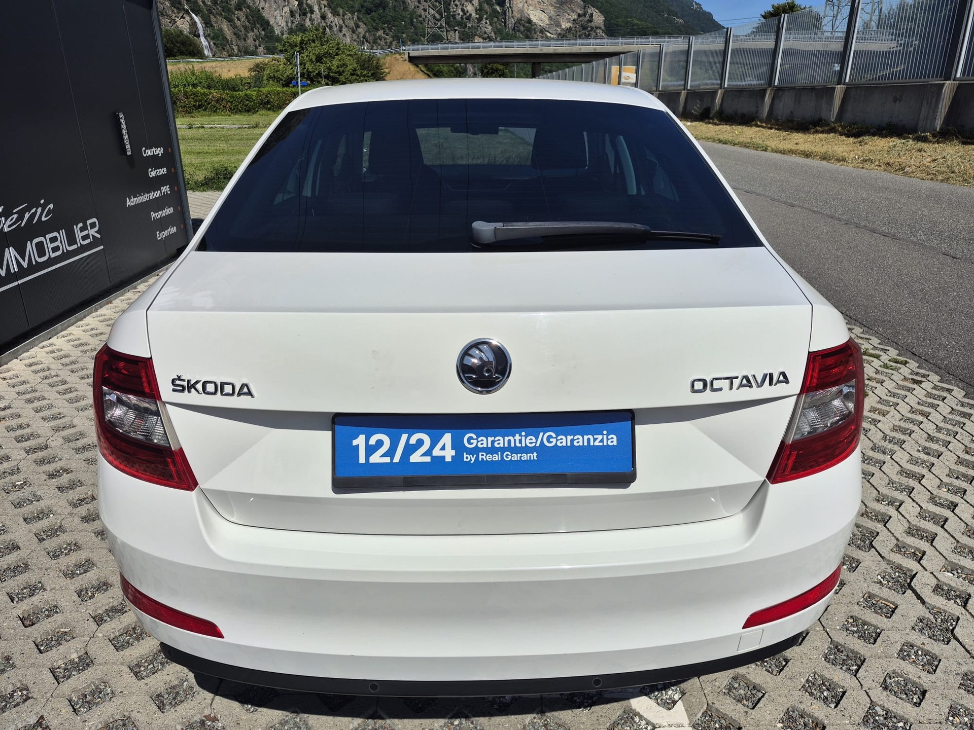 SKODA Octavia 1.4 TSI Ambition DSG-image-5