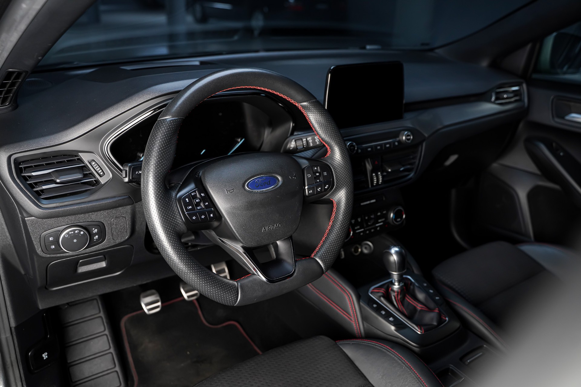 FORD Focus 1.0 SCTi ST Line-image-9