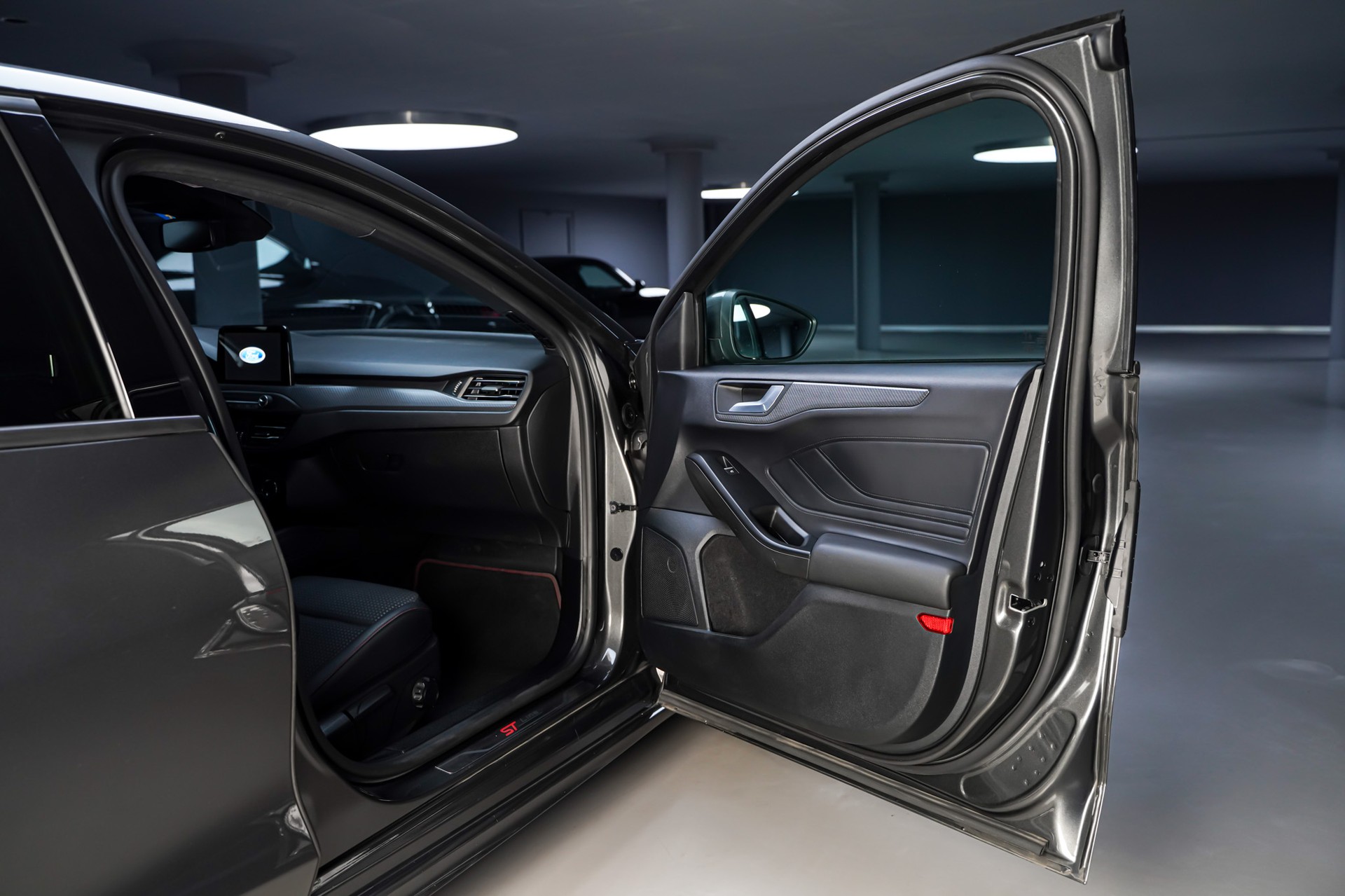 FORD Focus 1.0 SCTi ST Line-image-15