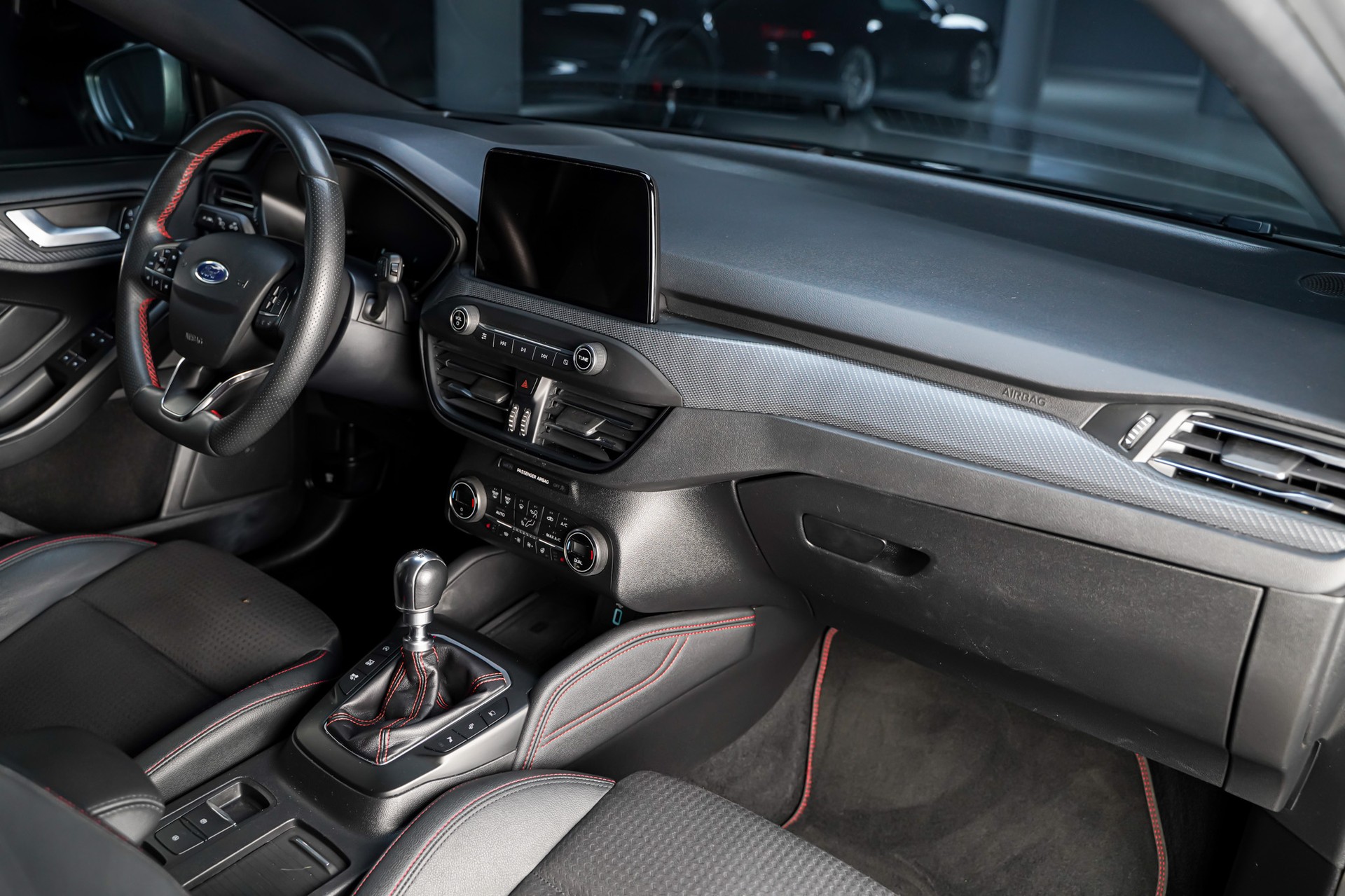 FORD Focus 1.0 SCTi ST Line-image-17