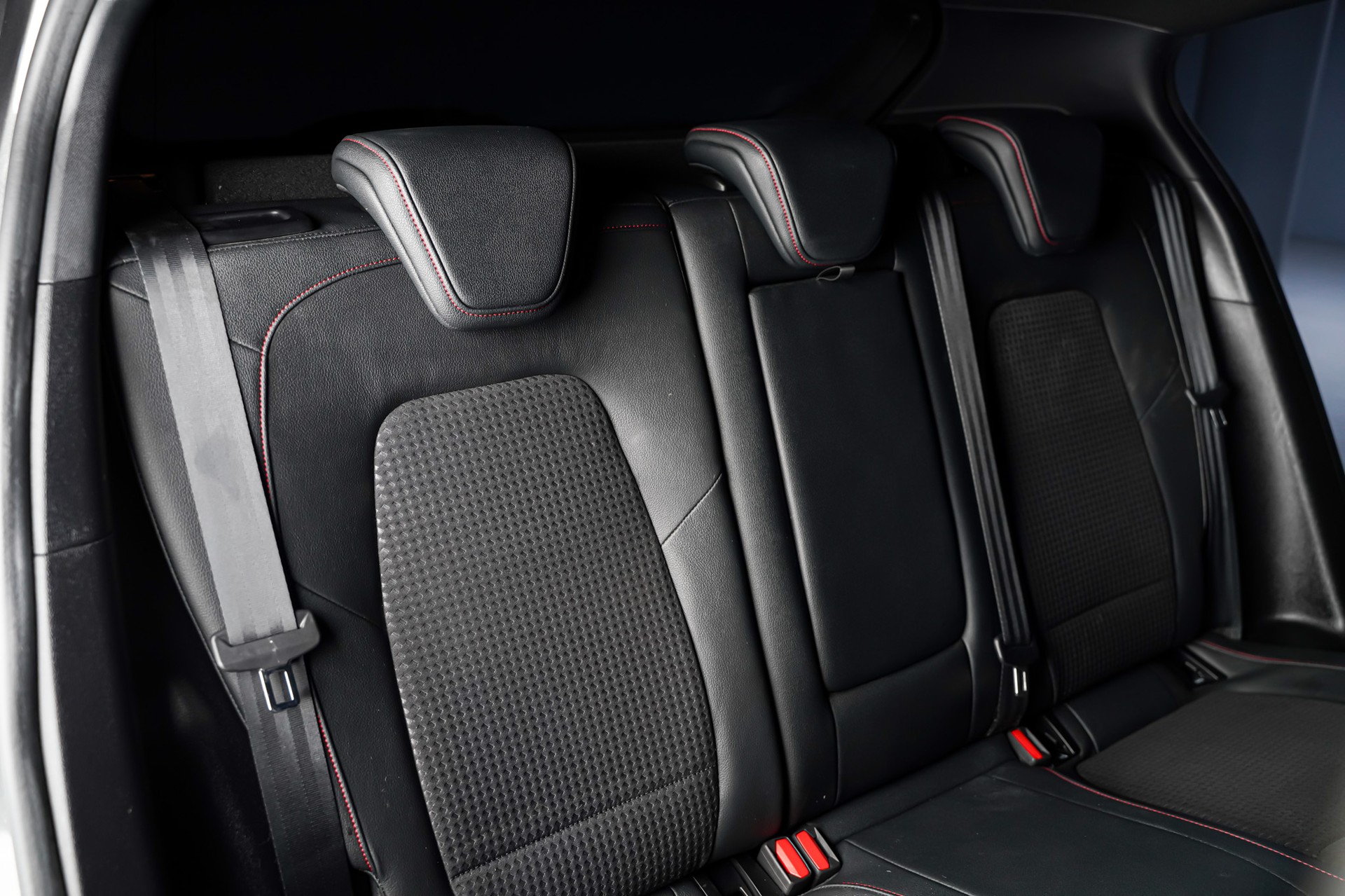 FORD Focus 1.0 SCTi ST Line-image-14