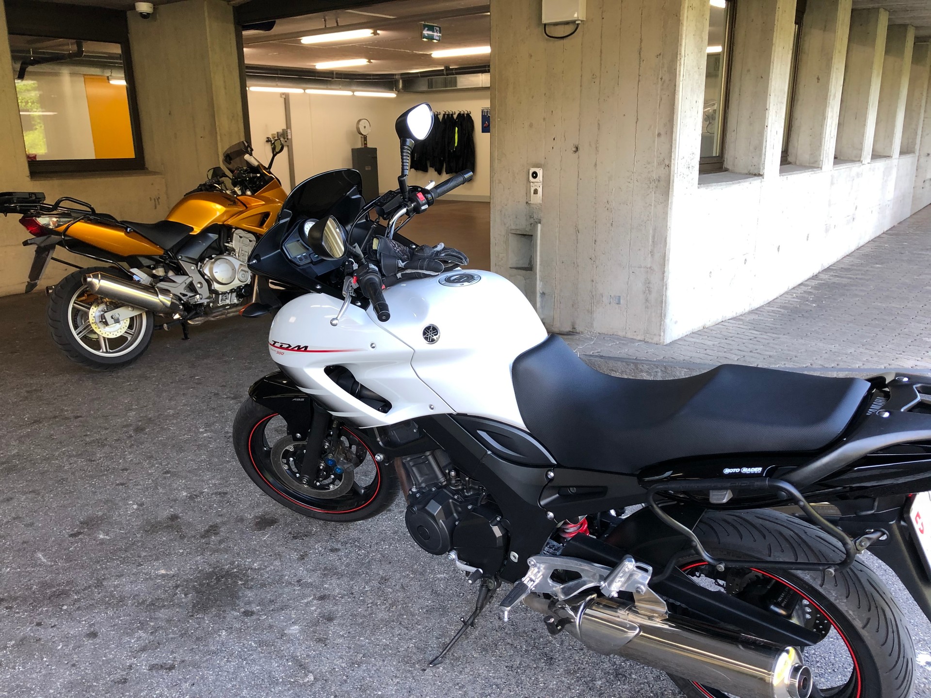 YAMAHA TDM 900 ABS I.E-image-3