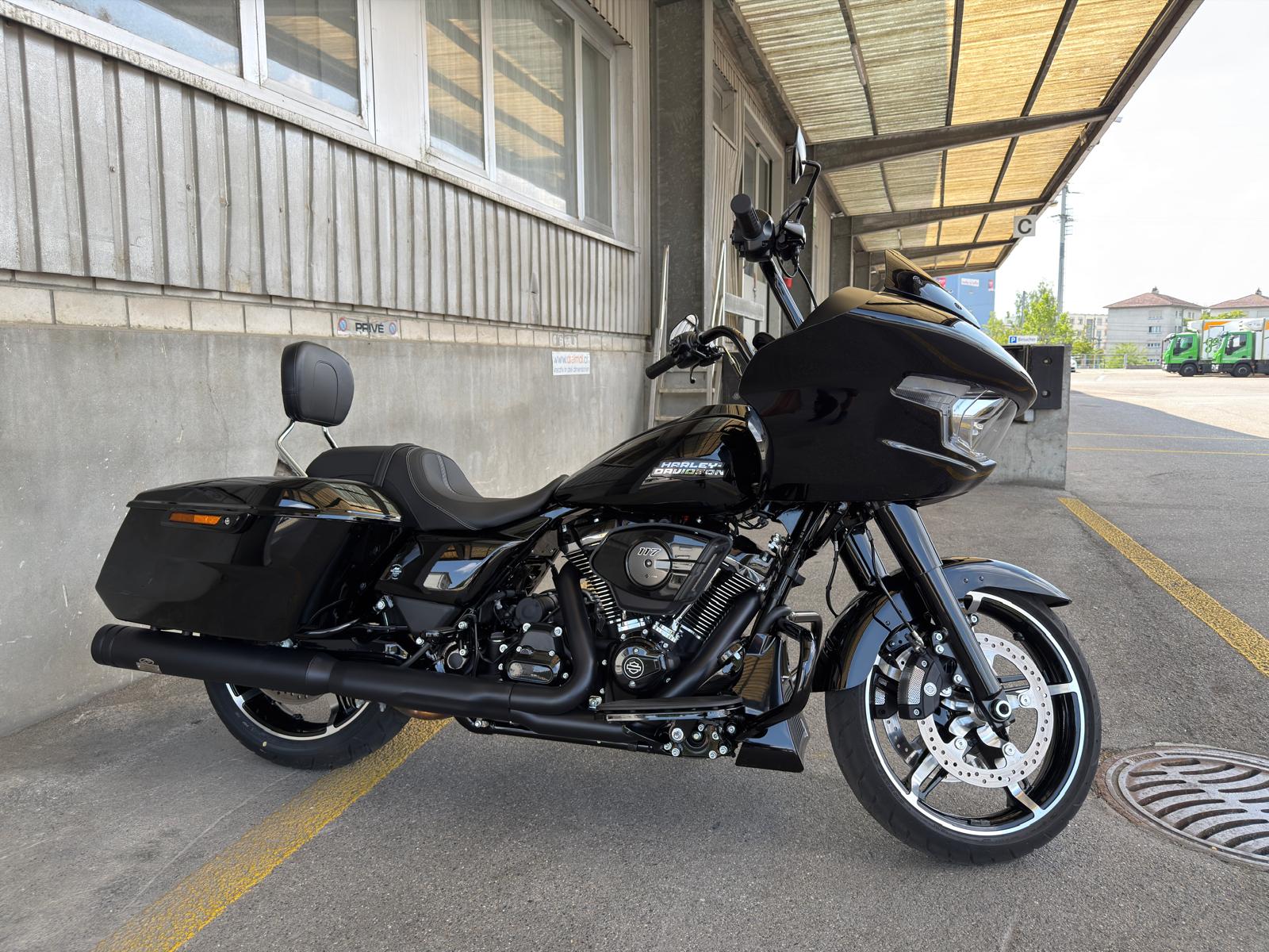 HARLEY-DAVIDSON FLTRX Road Glide Black Finish 117-image-5