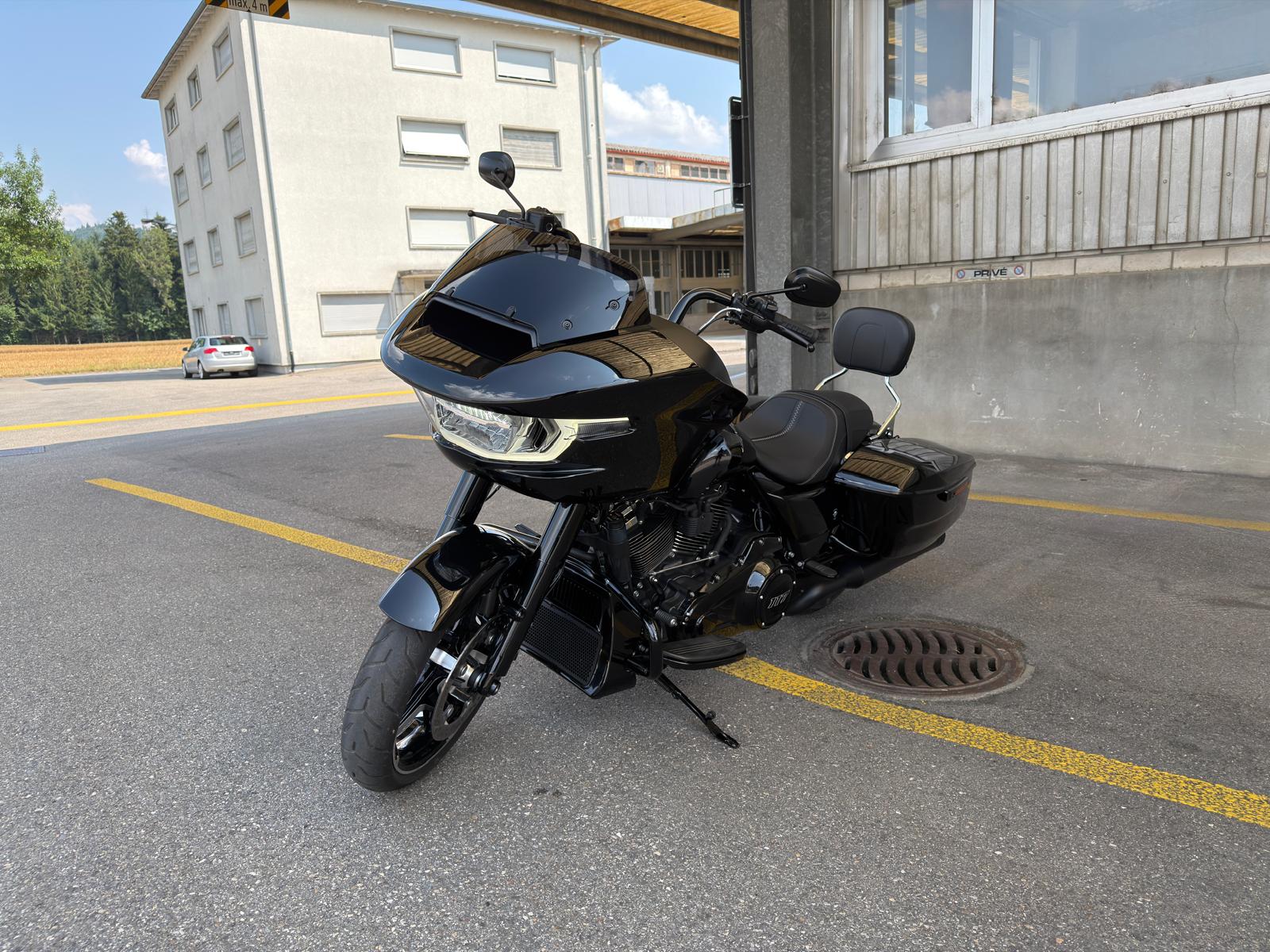 HARLEY-DAVIDSON FLTRX Road Glide Black Finish 117-image-2