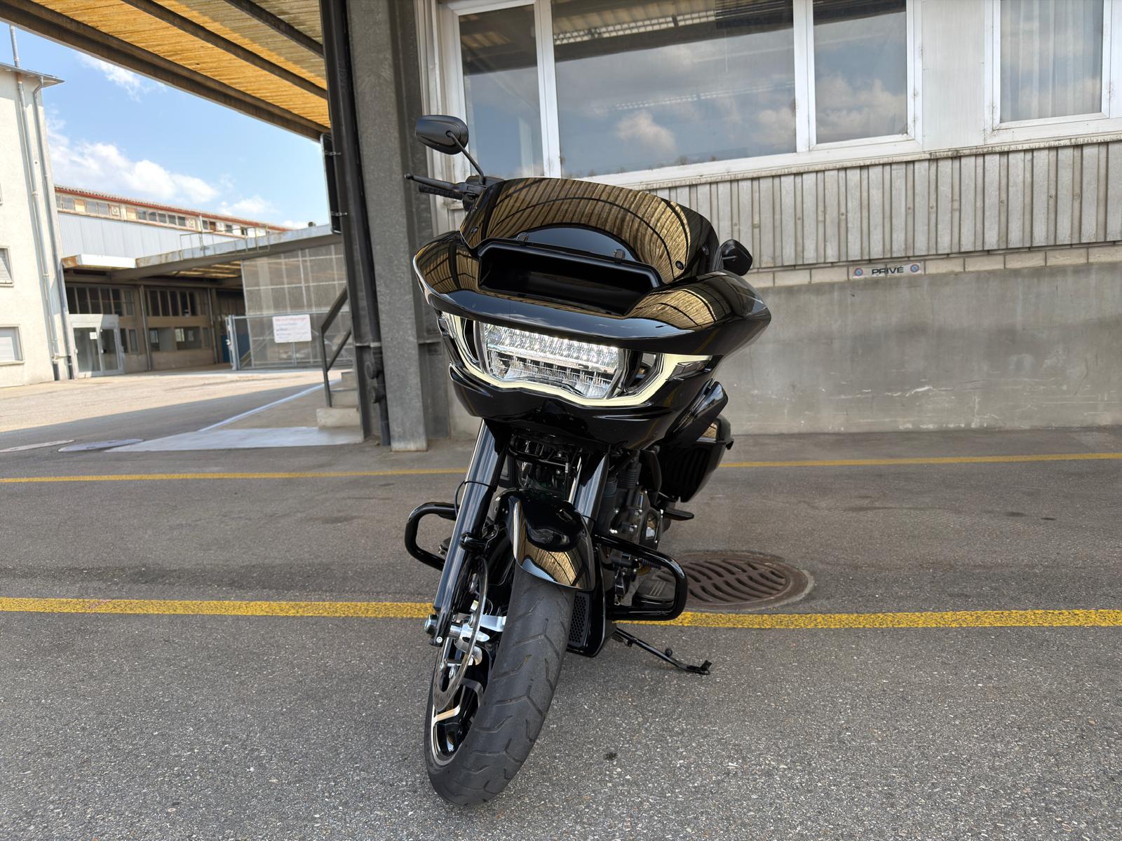 HARLEY-DAVIDSON FLTRX Road Glide Black Finish 117-image-3