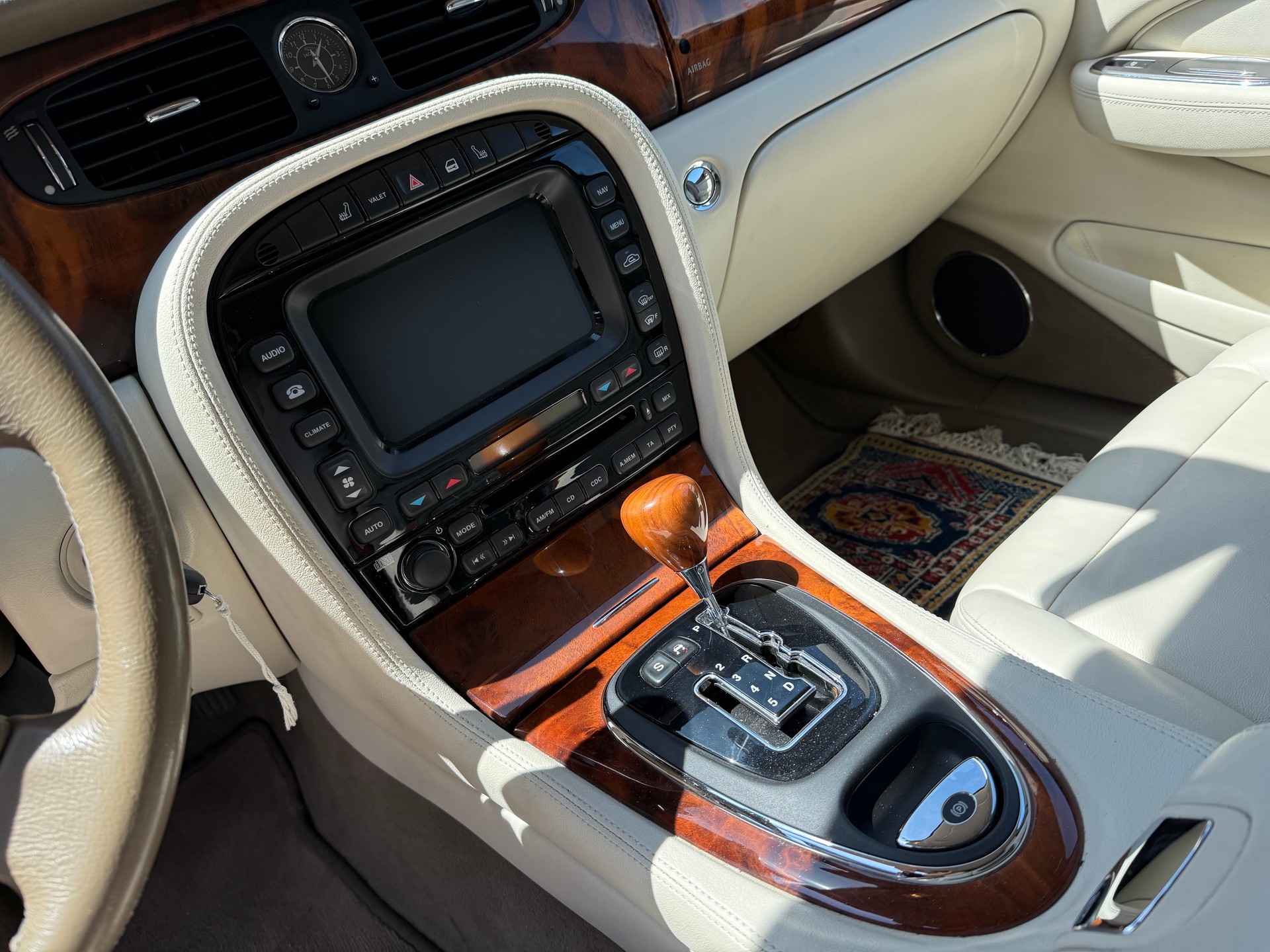 JAGUAR XJ8 3.5 V8 Executive-image-8