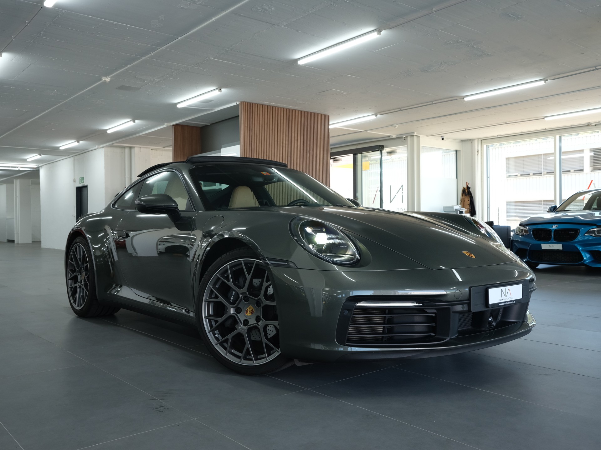 PORSCHE 911 Carrera PDK *Sonderlackierung* *Sportabgassanlage* *Porsche Aproved*