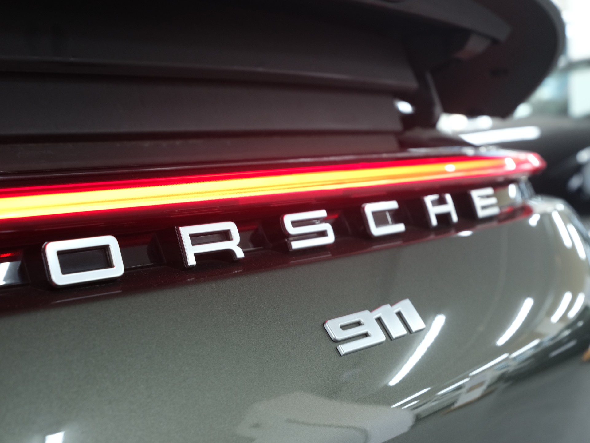PORSCHE 911 Carrera PDK *Sonderlackierung* *Sportabgassanlage* *Porsche Aproved*-image-15