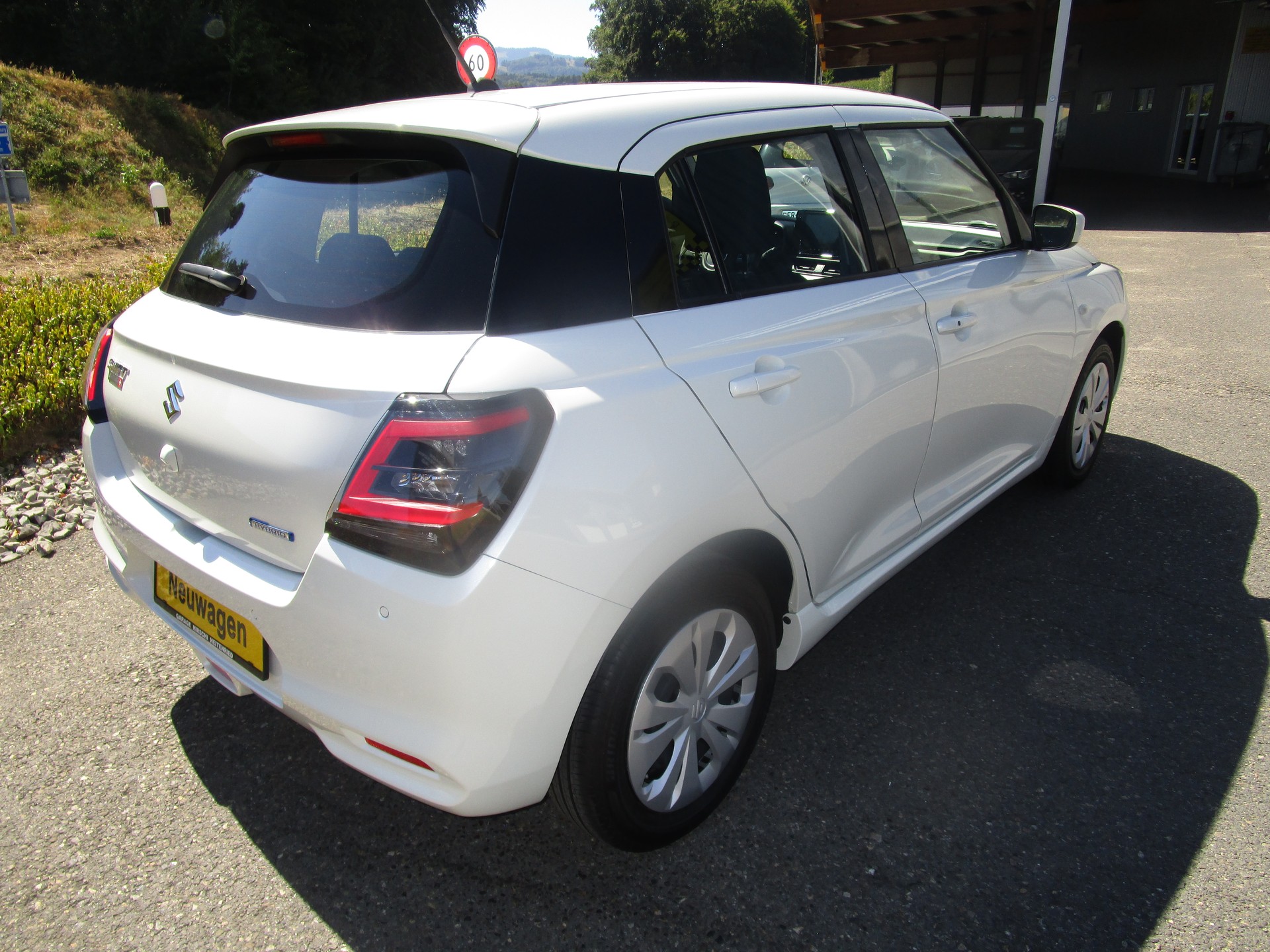 SUZUKI Swift 1.2 1st Edition Hybrid-image-3